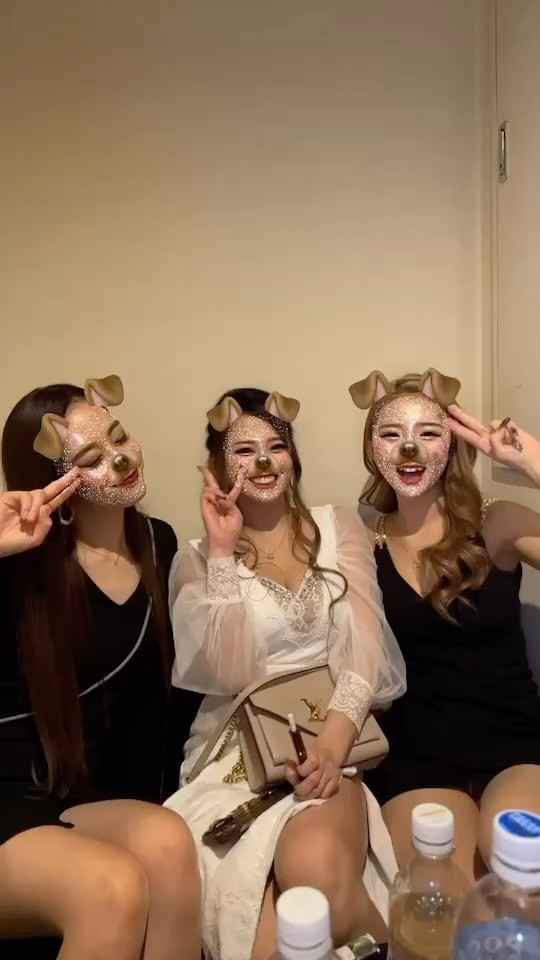 .
みいちゃんはなちゃん💕💕
可愛い子ちゃん達🥰

本日お休み頂いてます😌✨

#蕨#キャバクラ#タントラ#キャバ嬢