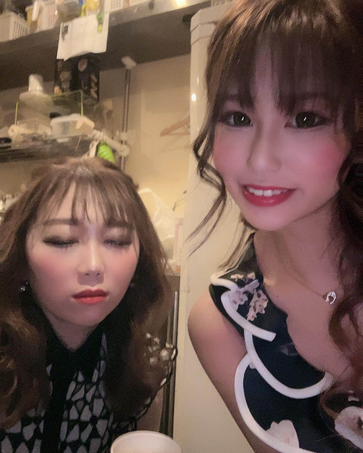 ひな氏🫣

@helena_hibikigroup 

#クラブヘレナ　#響グループ　#天海莉央奈　#札幌　#すすきの　#北海道　#ニュークラブ　#ニュークラ嬢　#すすきのニュークラ　#ラウンジ　#ラウンジ嬢　#キャバクラ　#キャバ嬢　#ホステス　#道産子　#美女スタグラム　#求人　#自撮り　#ヘアアレンジ　#キャバキャバ#札幌観光#お酒#酔っ払い#歌舞伎町#錦#中州#国分町#お酒好きと繋がりたい#自撮り#いいね返し