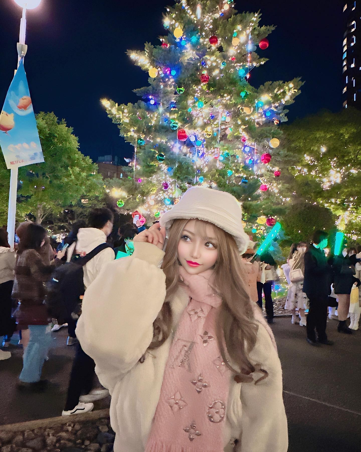 六本木のイルミ見に行った〜🎄✨✨

この日の私ゎどこかを見てる率高めwwwwwww

#イルミ #歌舞伎町 #ミッドタウン六本木 #キャバ嬢 #ホスト#東京 #tokyo #大阪#六本木#六本木ミッドタウン #ミッドタウンイルミネーション #ミッドタウン#モデル #ファッション #メイク #イルミネーション2022 #tbt #swag #lol #yummy #fashion #イルミネーション #hair #f4f #クリスマスツリー#他撮り #キラキラ#可愛い#夜職#水商売