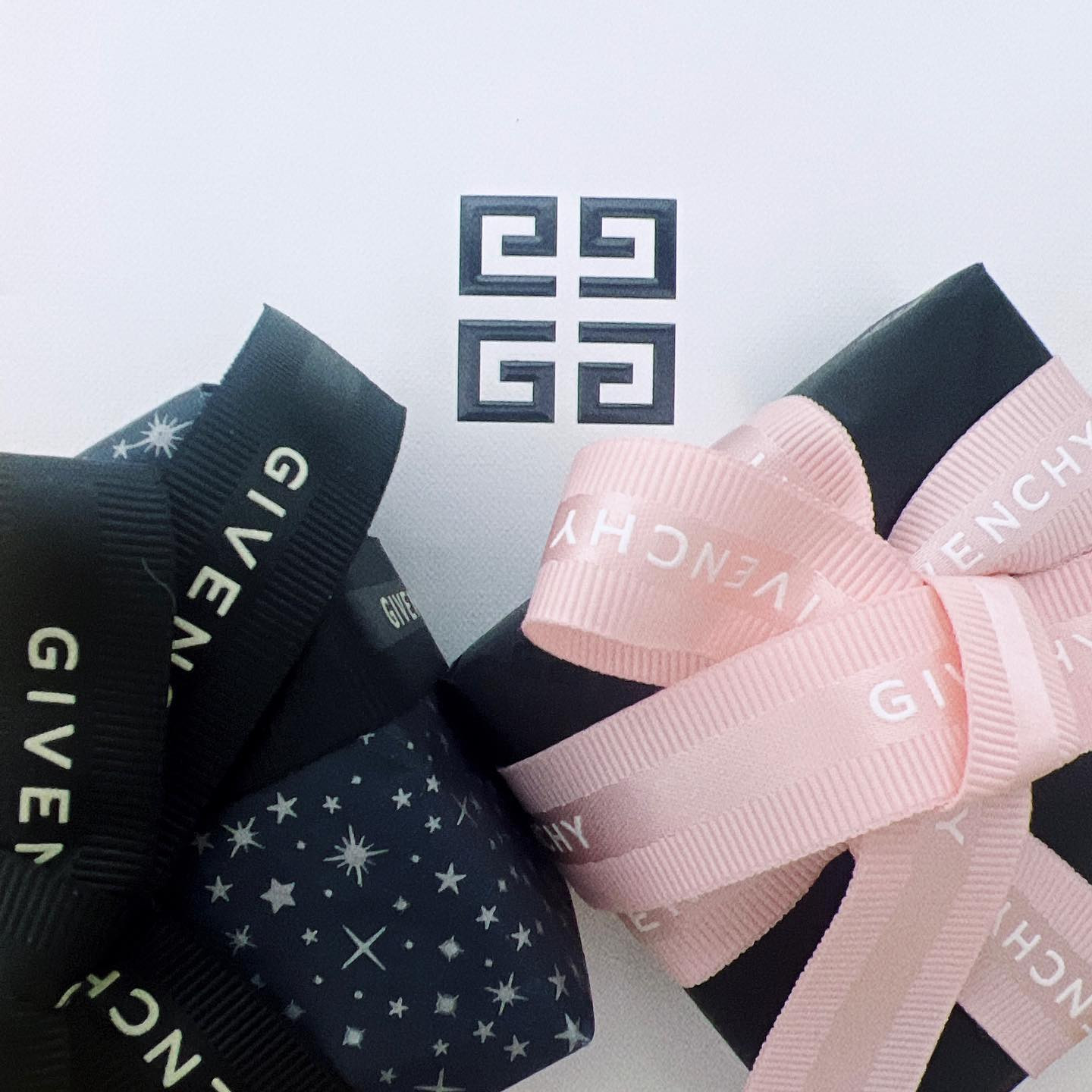 .
.
.
クリスマスになると
いつもプレゼントくれる優しいお客さん😿💓.
.
.
 #蕨  #蕨タントラ  #蕨キャバクラ  #タントラ蕨  #キャバキャバ  #ナイトスタイル