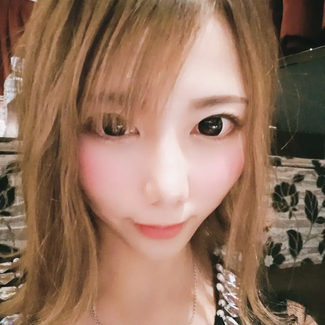 前髪ヤンキーみたいにされた🤭

#クラブヘレナ　#響きグループ　#水妃由羅　#札幌　#すすきの　#北海道　#ニュークラブ　#ニュークラ嬢　#すすきのニュークラ　#ラウンジ　#ラウンジ嬢　#キャバクラ　#キャバ嬢　#ホステス　#道産子　#美女スタグラム　#求人　#自撮り　#ヘアアレンジ　#キャバキャバ