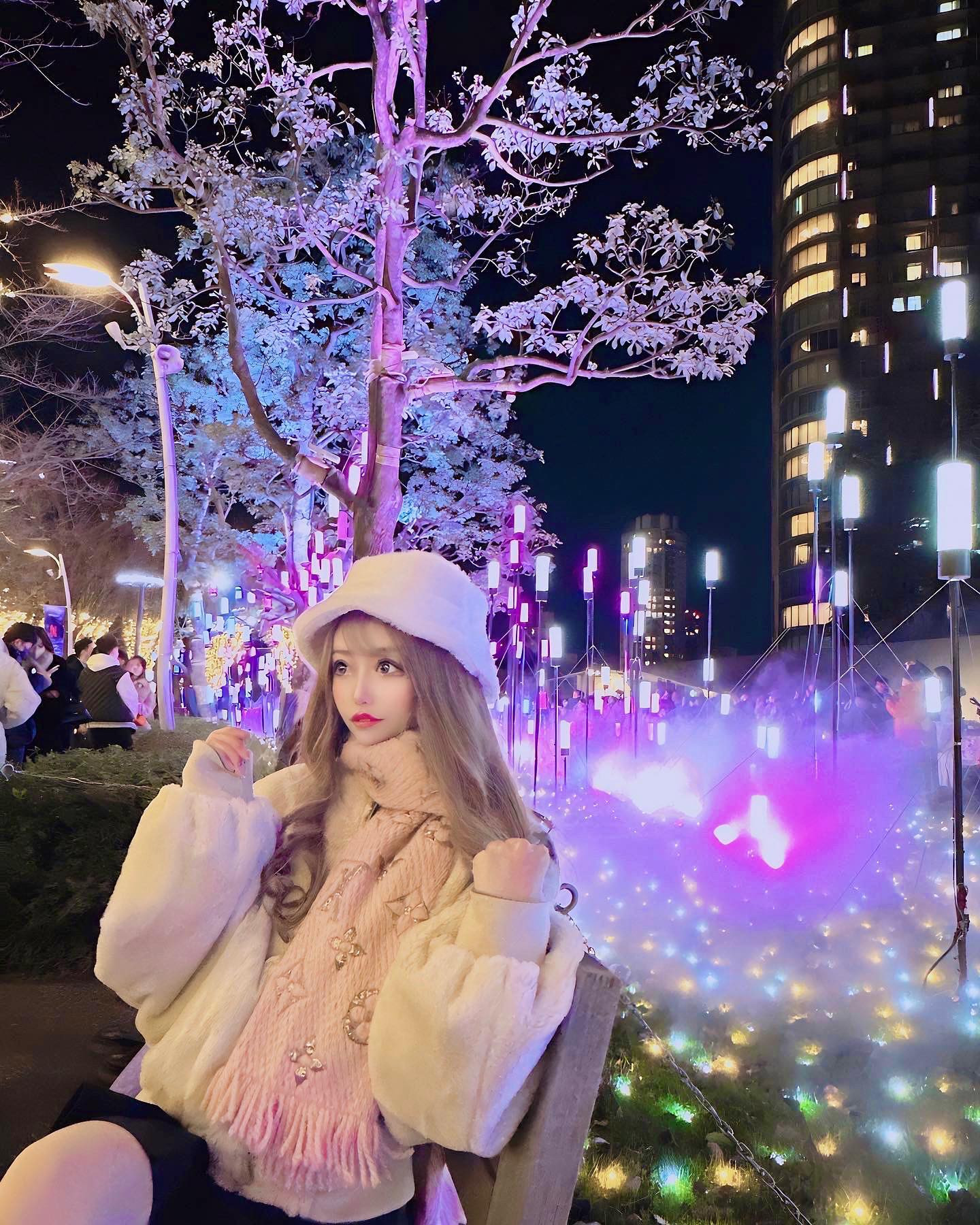 ここちょっと日にち違えばシャボン玉が見れたのにぃ〜🫧𓂃𓈒𓏸
見たかったな🫣

#歌舞伎町#キャバ#キャバ嬢#キャバクラ#ガールズバー#コンカフェ#ラウンジ#ホスト#イケメン#louisvuitton #サパー#tokyo#美女#美人#可愛い#likeforlike#bestoftheday#japan#銀座#六本木#新宿#vuitton #飲み屋#美容#おしゃれ#六本木イルミネーション #イルミネーション#ミッドタウン六本木 #ミッドタウン#ミッドタウンイルミネーション