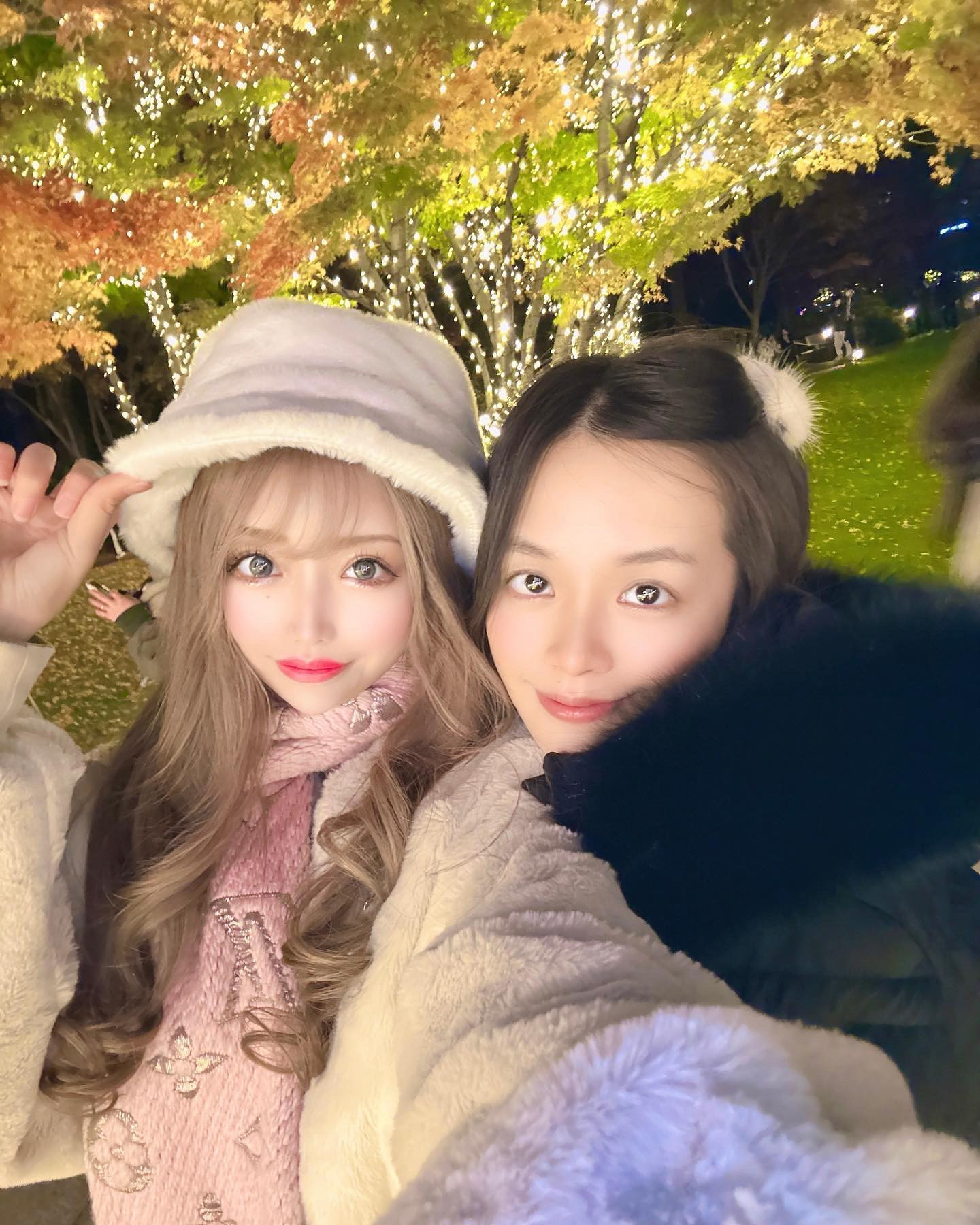 この木が何気に綺麗で良かったのよね♥️✨✨

#ミッドタウン六本木 #midtown #イルミネーション#イルミ#クリスマス#歌舞伎町 #キャバクラ #キャバ嬢 #新宿 #水商売 #夜職 #ホスト #東京 #大阪 #北新地 #六本木 #麻布 #vuitton #louisvuitton #マフラー#きらきら#イルミネーション2022 #model #fashion #make #hair #fff  #可愛い #インスタ映え #ミッドタウン