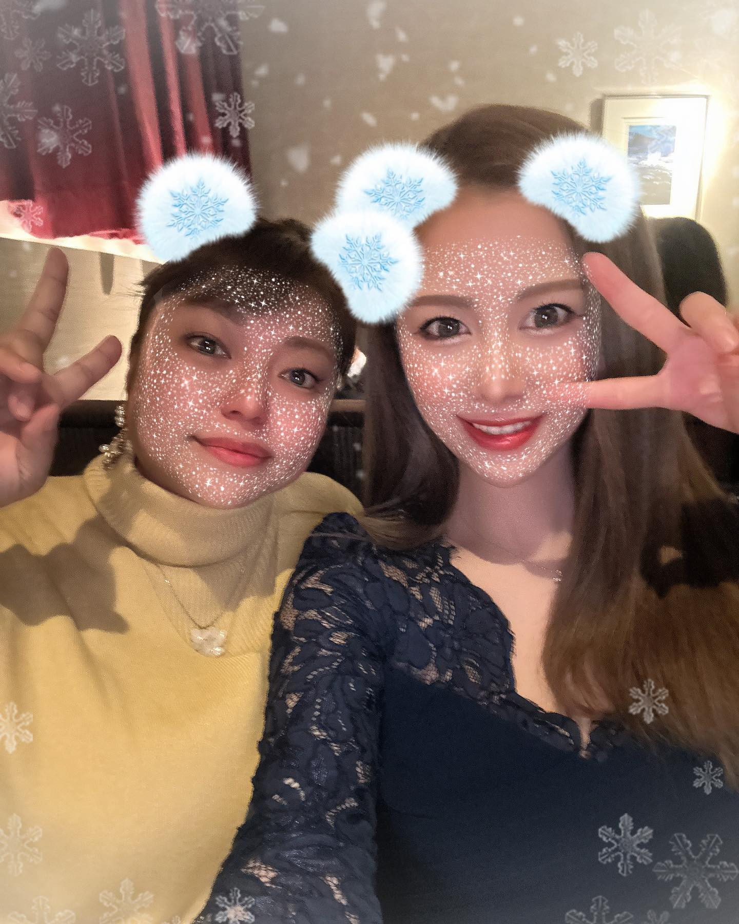 昨日はまたまたちぃさんがヘレナに遊びに来てくれました👩‍❤️‍💋‍👩

いつも本当にありがとうございます🥺💓

ヘレナ明日で終わりだよ！！！最後だよ！！！

@helena_hibikigroup 

　

　

#クラブヘレナ #ヘレナ #響グループ #水沢愛美 #札幌 #すすきの #北海道 #ニュークラブ #ニュークラ嬢 #すすきのニュークラ #ラウンジ #ラウンジ嬢 #キャバクラ #キャバ嬢 #ホステス #道産子 #美女スタグラム #求人 #自撮り #ヘアアレンジ #キャバキャバ #hokkaido