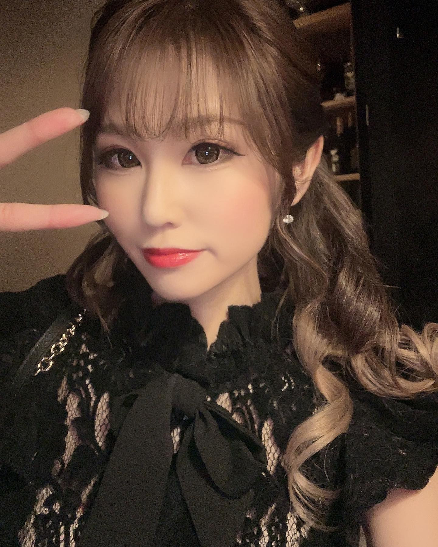 今年の営業は明日までだよ🫡

@helena_hibikigroup 

#クラブヘレナ　#響グループ　#天海莉央奈　#札幌　#すすきの　#北海道　#ニュークラブ　#ニュークラ嬢　#すすきのニュークラ　#ラウンジ　#ラウンジ嬢　#キャバクラ　#キャバ嬢　#ホステス　#道産子　#美女スタグラム　#求人　#自撮り　#ヘアアレンジ　#キャバキャバ#札幌観光#お酒#酔っ払い#歌舞伎町#錦#中州#国分町#お酒好きと繋がりたい#自撮り#いいね返し