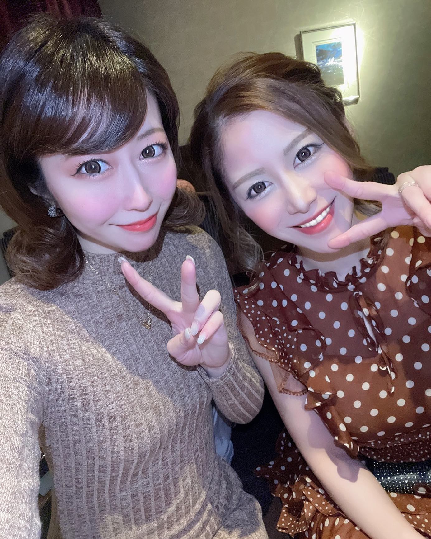 あんりちゃん🥺💓💓💓

ヘレナのラストに駆け付けてくれました☺️あんなにゆっくり話せたのは初めてだった✨

預かり期間の2週間くらいしか一緒に働いてないのに、本当に嬉しかった😢💖

ありがとう！！！

@helena_hibikigroup 

　

　

#クラブヘレナ #ヘレナ #響グループ #水沢愛美 #札幌 #すすきの #北海道 #ニュークラブ #ニュークラ嬢 #すすきのニュークラ #ラウンジ #ラウンジ嬢 #キャバクラ #キャバ嬢 #ホステス #道産子 #美女スタグラム #求人 #自撮り #ヘア