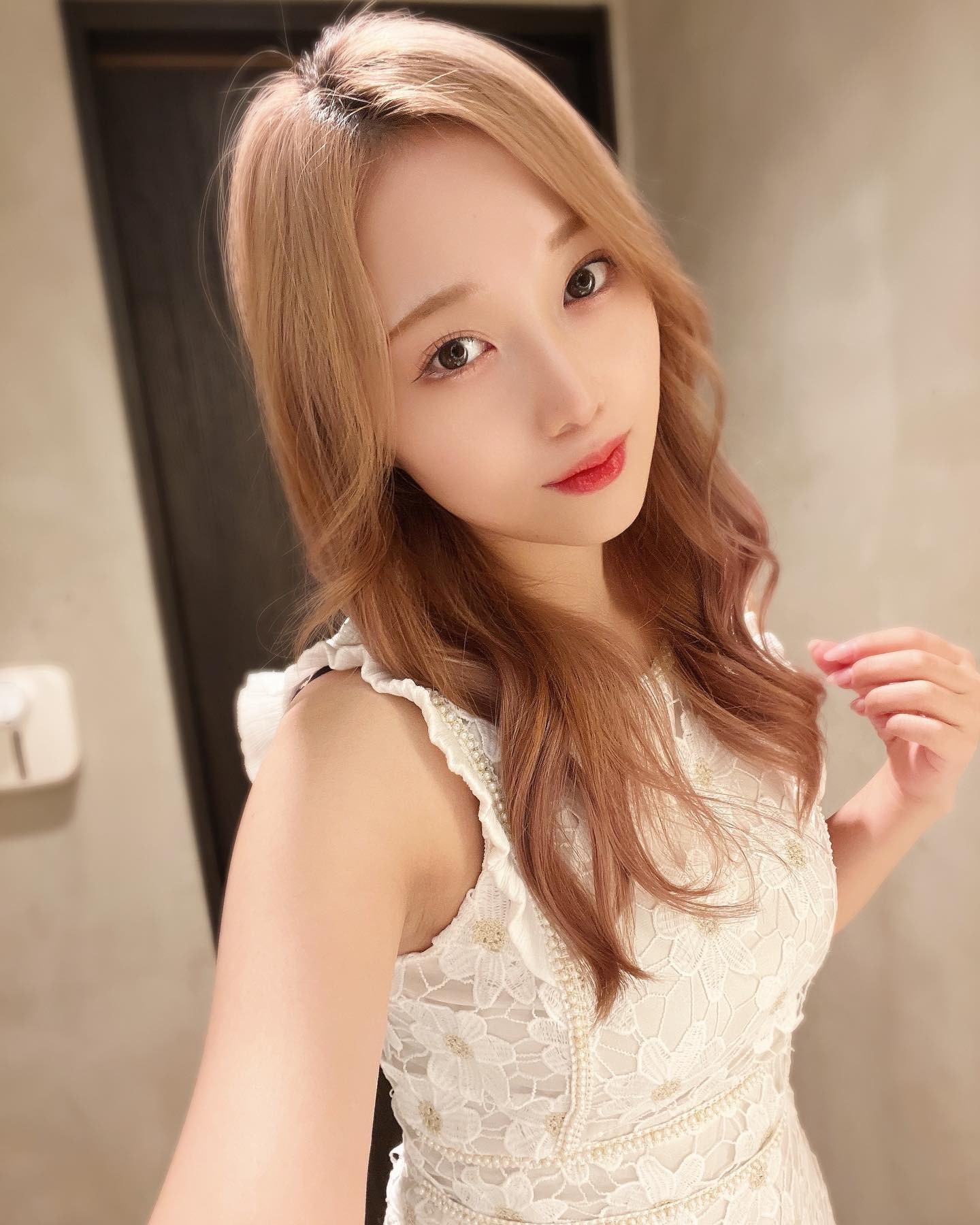 最近裸眼出勤多め。
明日はお休み頂いてます🙏
.
.

#新潟 #駅前 #新潟駅前 #Ludan #club_ludan #キャバ #キャバクラ #クラブ #ラウンジ #新潟ナイトナビ #nnn #キャバ図鑑  #きゃばきゃば #ポケパラ #ナイツネット  #ナイトビジネス  #夜蝶  #キャバ嬢  #キャバスタグラム #飲み屋 #お酒  #シャンパン #followme #l4l #フォローミー @cabazukan #指名するならキャバ図鑑 @777zukaan777 @777cabasuta77