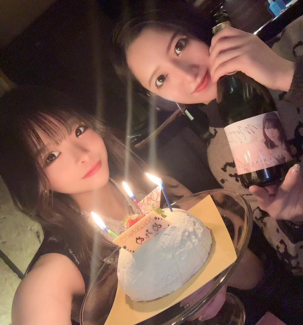 、
年末ラスト駆け込んで
めったんのお祝い出来た🎉💖

1月から一緒に働くよ🐱✨

#レトワール#響グループ#シンセイグループ#百瀬るあ
#札幌#すすきの#北海道#ニュークラブ#ニュークラ嬢
#すすきのニュークラ#ラウンジ#ラウンジ嬢#キャバクラ#キャバ嬢#ホステス#道産子#美女スタグラム#求人#自撮り#ヘアアレンジ#キャバキャバ
#ゴルフ#ゴルフ女子#旅行#JGC#JAL#カメラ