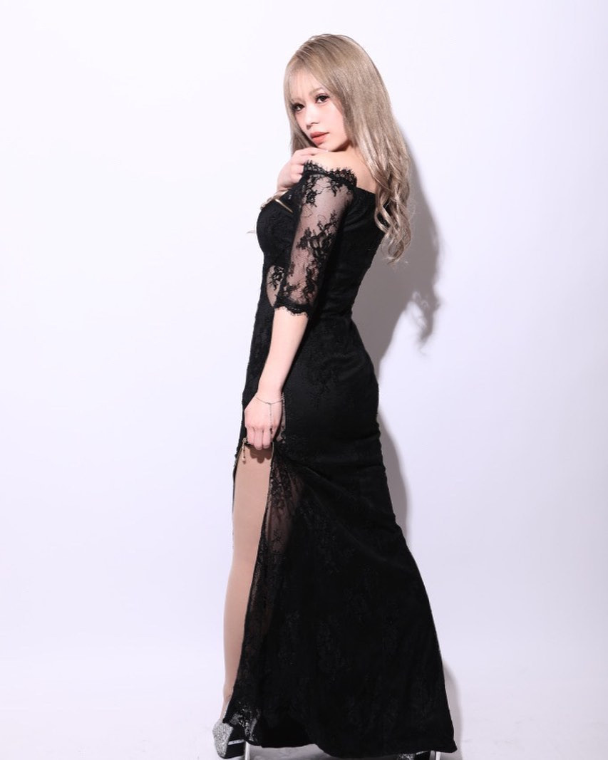 気づいたら年越して
気づいたらお正月終わってた💭
たくさん食べてあんまり寝れないお正月でした🙏
が、復帰にはいい感じ💖
それにしてもいっぱい食べたなぁあ
.
もう1回神宮行かないとだっっ
今年もやることいっぱいだから頑張る。
ひとりで生きられないから支えてください💜
ぴょんぴょん🐰
.
#北海道 #札幌 #すすきの #ニュークラブ #ニュークラ 
#桃瀬まりあ #クラブプレミア #キャバクラ #ホスト #東京
#六本木 #新宿 #歌舞伎町 #大阪 #北新地 #ミナミ #美尻 
#ギャル #おっぱ