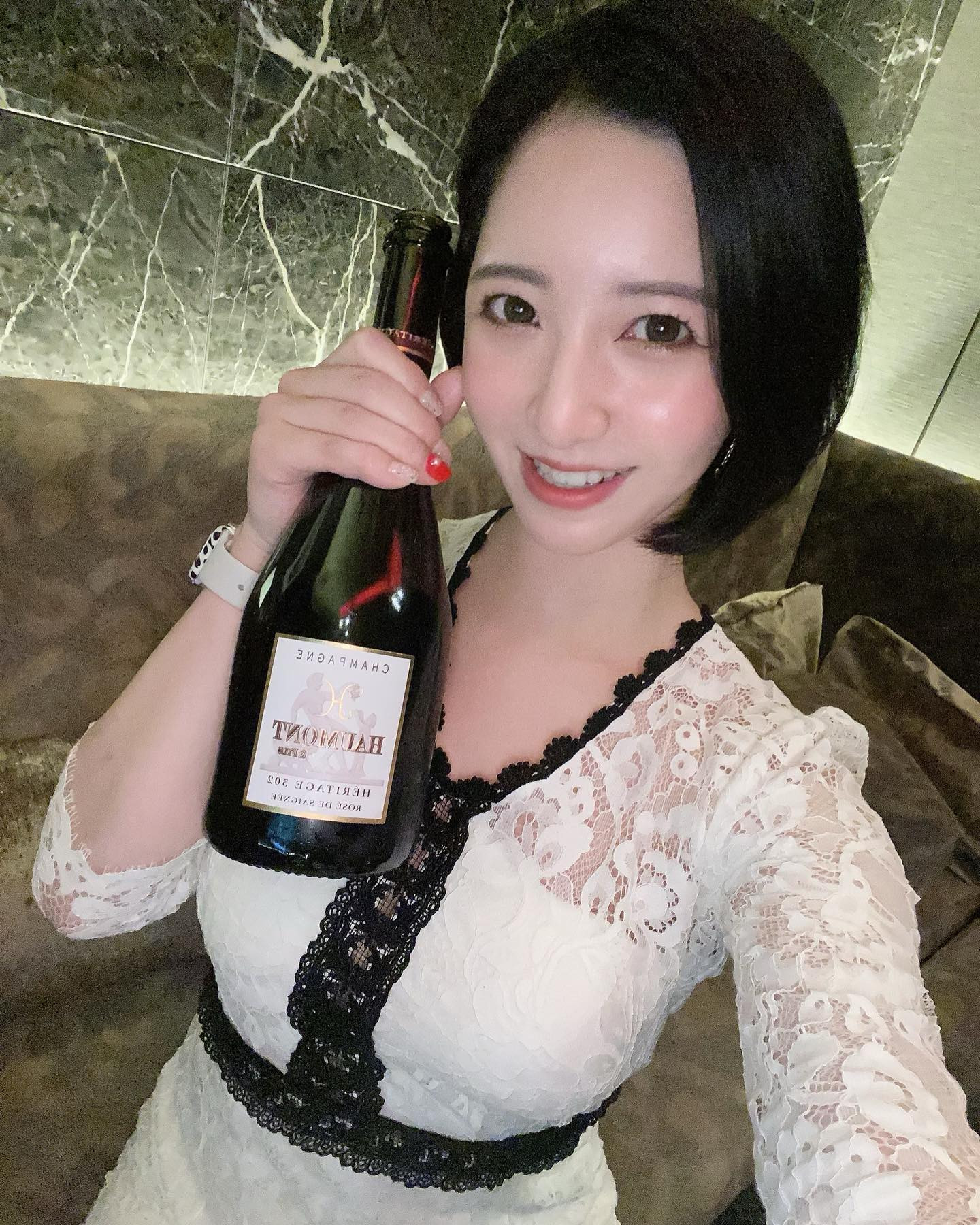 、
5日お酒抜いたら
すぐ酔ったんよ←

美味しいと聞いてて
食べたかったそば寿司
食べれました💓

今日は迎え酒に
付き合ってください🙏🏻

#レトワール#響グループ#シンセイグループ#百瀬るあ
#札幌#すすきの#北海道#ニュークラブ#ニュークラ嬢
#すすきのニュークラ#ラウンジ#ラウンジ嬢#キャバクラ#キャバ嬢#ホステス#道産子#美女スタグラム#求人#自撮り#ヘアアレンジ#キャバキャバ
#ゴルフ#ゴルフ女子#旅行#JGC#JAL#カメラ