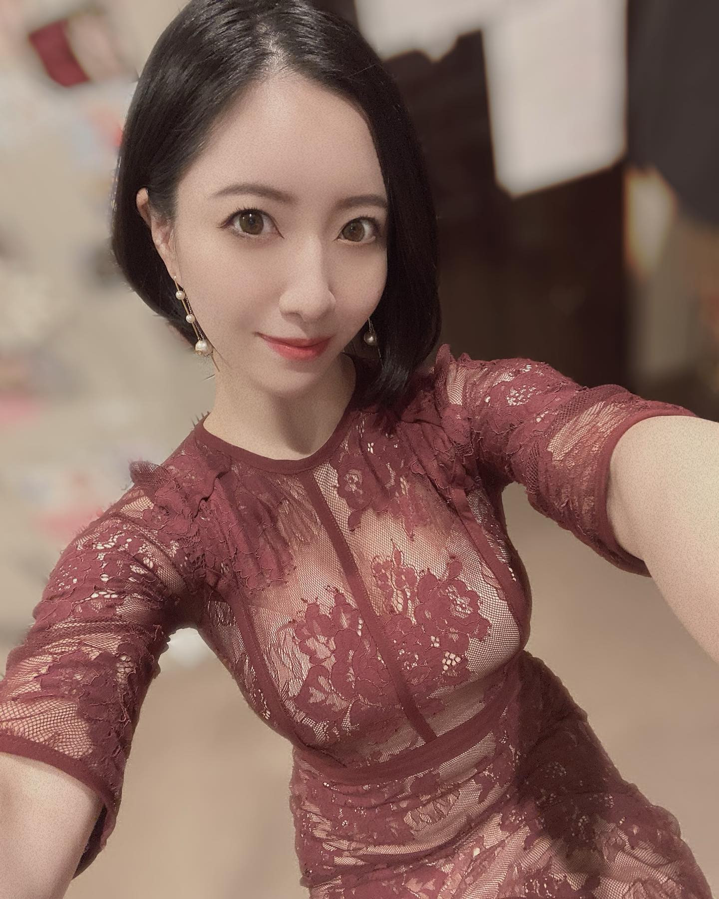 、
新年一発目の
NEWドレス❤️

裾のデザインが可愛いのに
全く伝わらないww
次は全身撮ります🤣

#レトワール#響グループ#シンセイグループ#百瀬るあ
#札幌#すすきの#北海道#ニュークラブ#ニュークラ嬢
#すすきのニュークラ#ラウンジ#ラウンジ嬢#キャバクラ#キャバ嬢#ホステス#道産子#美女スタグラム#求人#自撮り#ヘアアレンジ#キャバキャバ
#ゴルフ#ゴルフ女子#旅行#JGC#JAL#カメラ