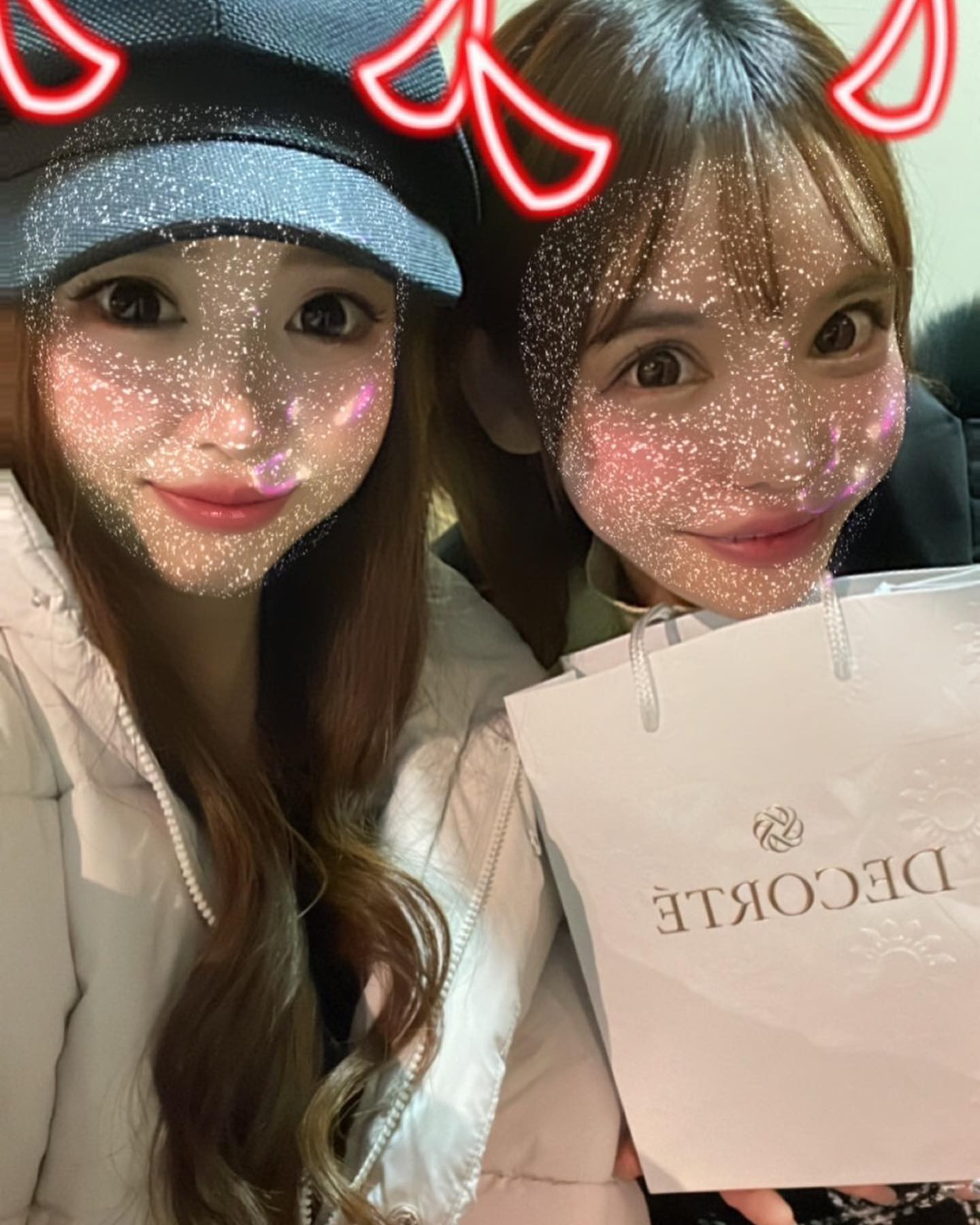 お誕生日プレゼントいただいたんだ〜😈💓💓
.
.
.
爆笑しすぎておなかいたかった🔥
にやり😈
.
.
.
.
.
.
.
.
.
.
.
.