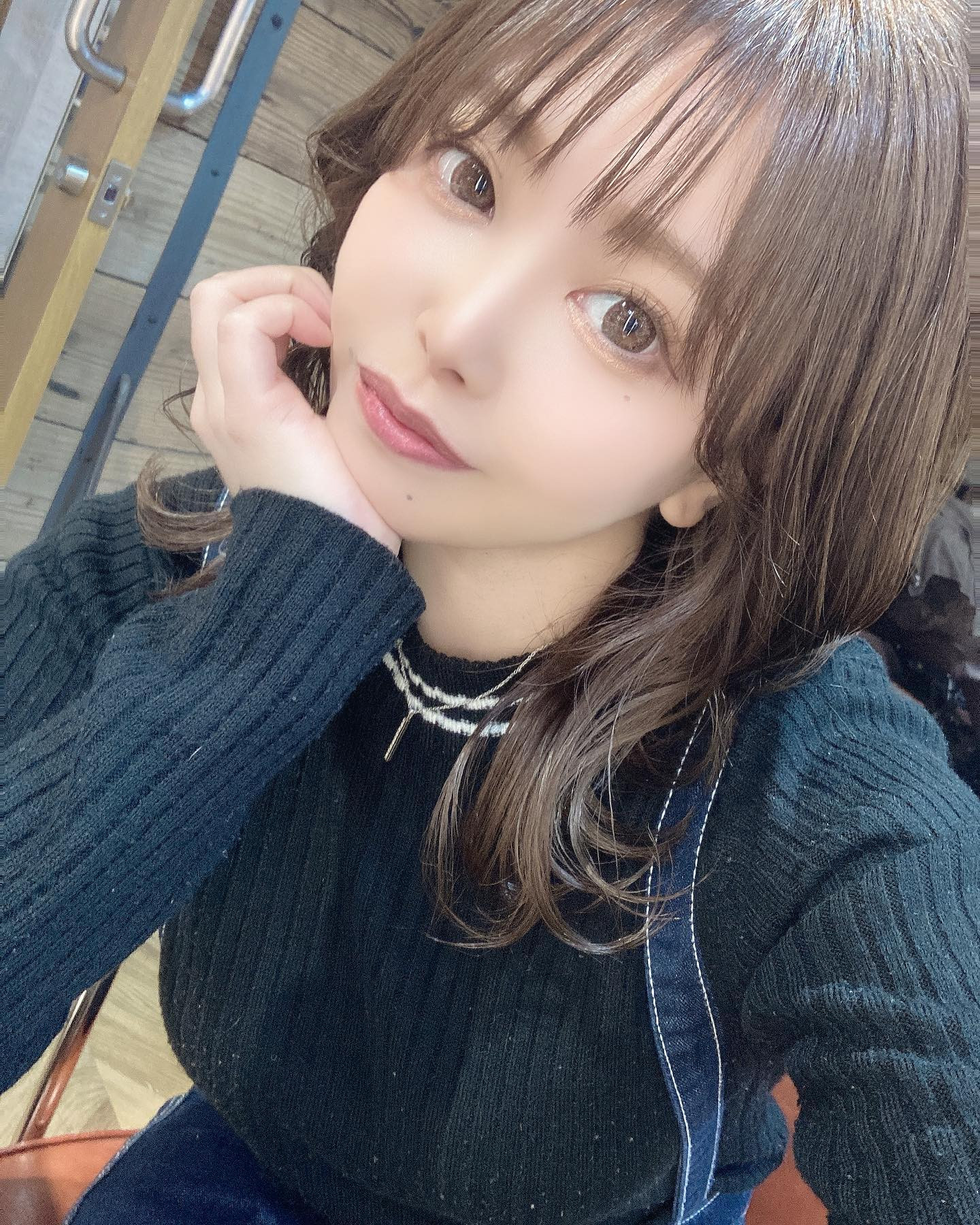 2023年一発目の白鳥style🦢🤍
伸ばしてた前髪も切って
全体の髪の毛は伸ばし中☺️
毛量多いタイプだからがっつりすいてもらって
透明感のある色味にしてもろたよんっ🤍
今回もありがとうございました👼✨
今年もよろしくお願いします☺️🤍
.

#エリアG #エリアGグループ #モナクラス #モナクラス札幌 #モナクラス札幌あい
#ニュークラブモナクラス札幌
.
.
#キャバクラ #キャバ #キャバ嬢 #キャバクラ嬢 #すすきのキャバクラ #すすきのキャバ嬢
.
#ニュークラ #ニュークラブ #キャバキャ