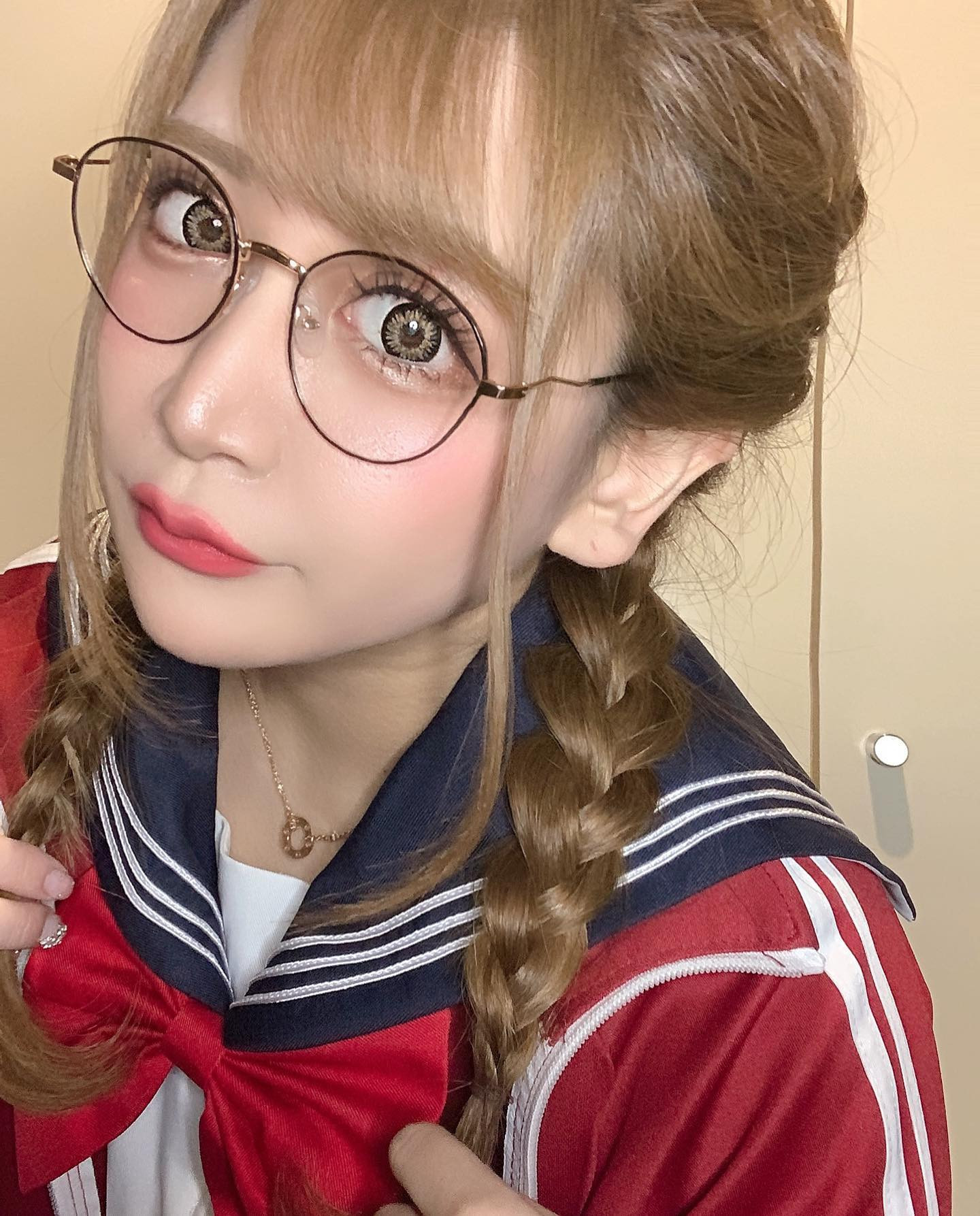 ぽかんと花を眺めながら、 人間も、本当によいところがある、と思つた。 花の美しさを見つけたのは人間だし、 花を愛するのも人間だもの。

(女生徒/太宰治)

#読書の秋