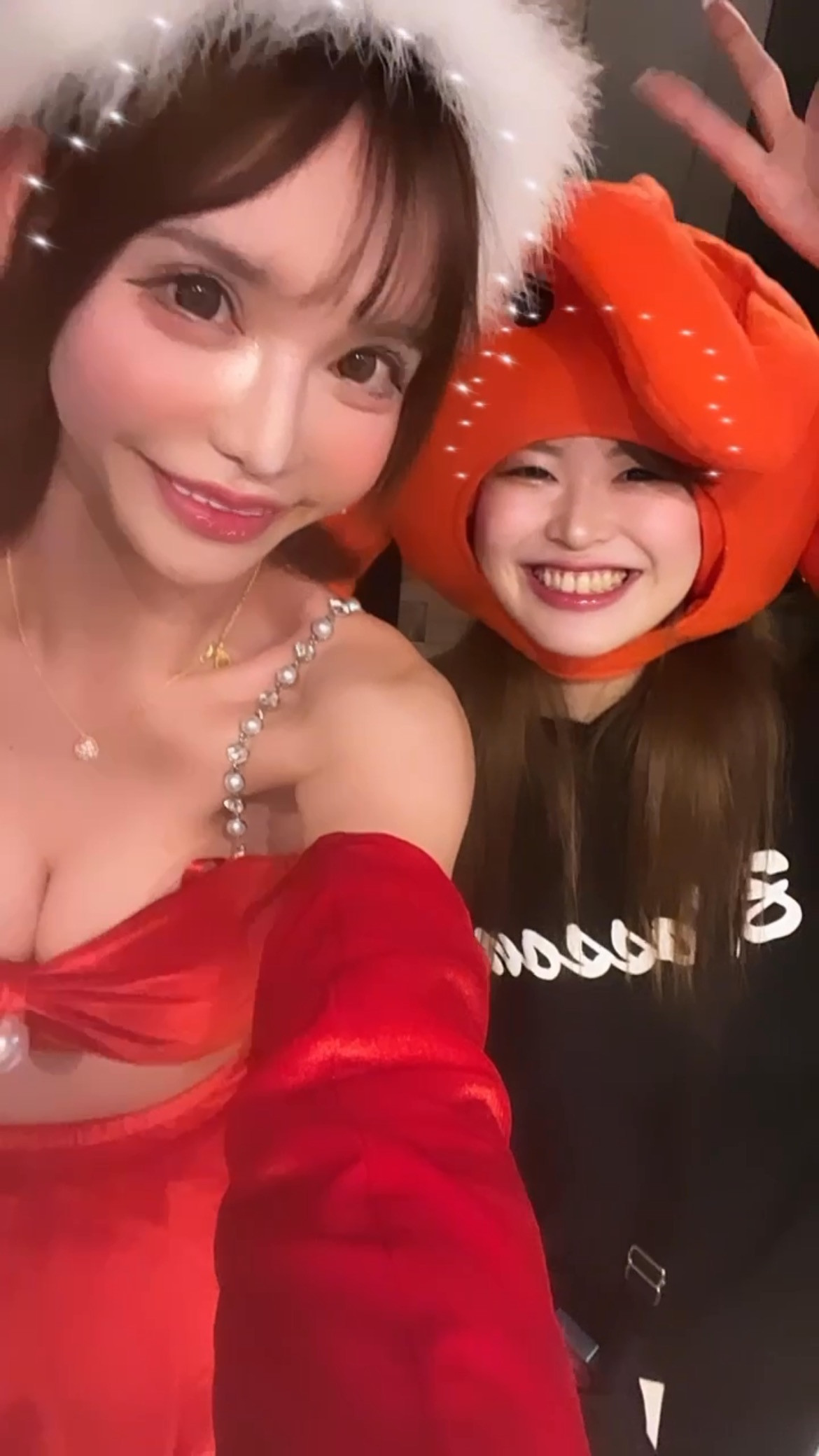 かぶりものシスターズ🦀♋️🎅
.
.
.
.
.
.
#遅めのサンタ 
#カニ🦀 
#ショートヘア 
#ショートウルフ 
#ショート女子 
#新宿キャバクラ 
#キャバクラ 
#アネラ 
#グラビア 
#gravure 
#日本的 
#性感 
#浴衣 
#新宿キャバ嬢 
#歌舞伎町 
#新宿 #六本木 
#中州 
#すすきの 
#筋トレ女子 
#益若つばさ 
#美容外科　
#中野　
#プチ整形　
#美容整形