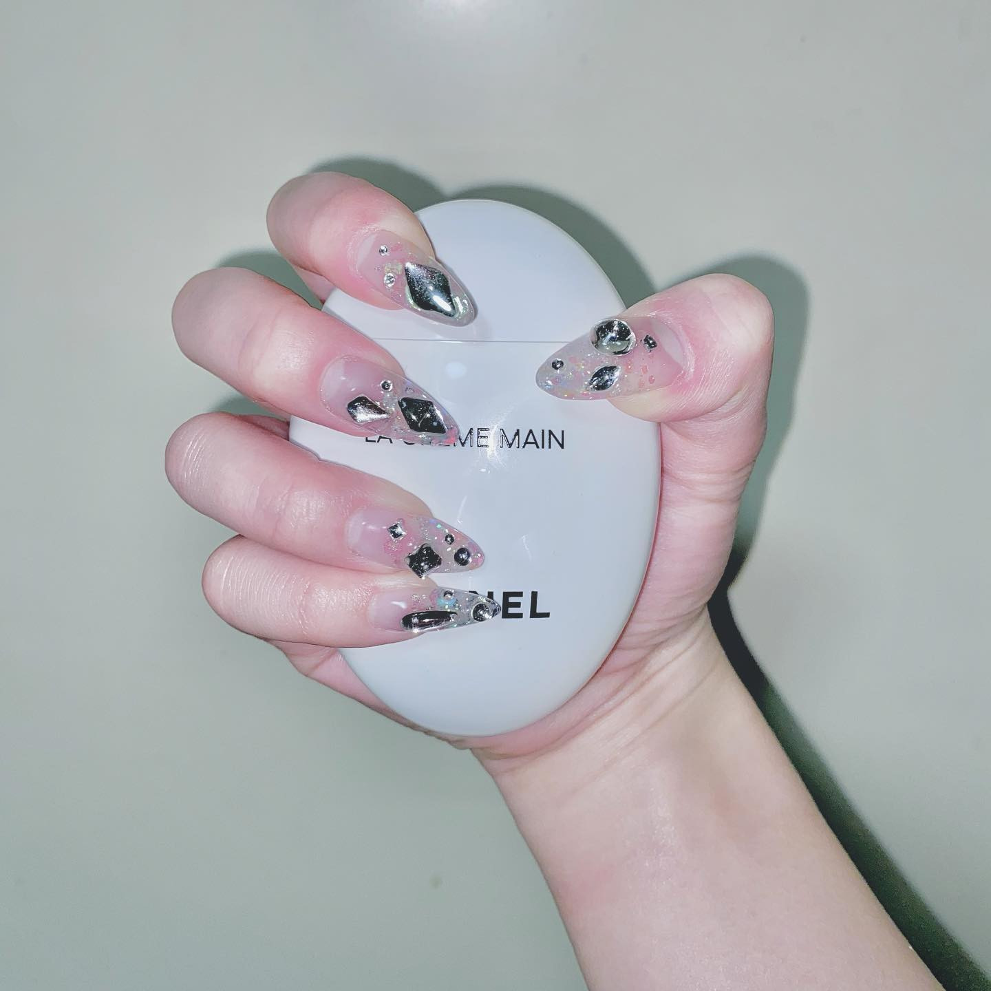 最近投稿サボってたのでたまにはネイルを載せちゃおっ

・
・

#芹沢あいな#ネイル#ネイルデザイン#韓国ネイル#ホステス#すすきのニュークラ#キャバ嬢#ニュークラ嬢#撮影モデル#被写体#すすきの#水商売#ニュークラブ#コンカフェ嬢#コンカフェ#ギャル#被写体モデル#清楚系女子#飲み屋#グラビア#北海道観光#札幌グルメ#cute#japan#girl#followme#photo#nail