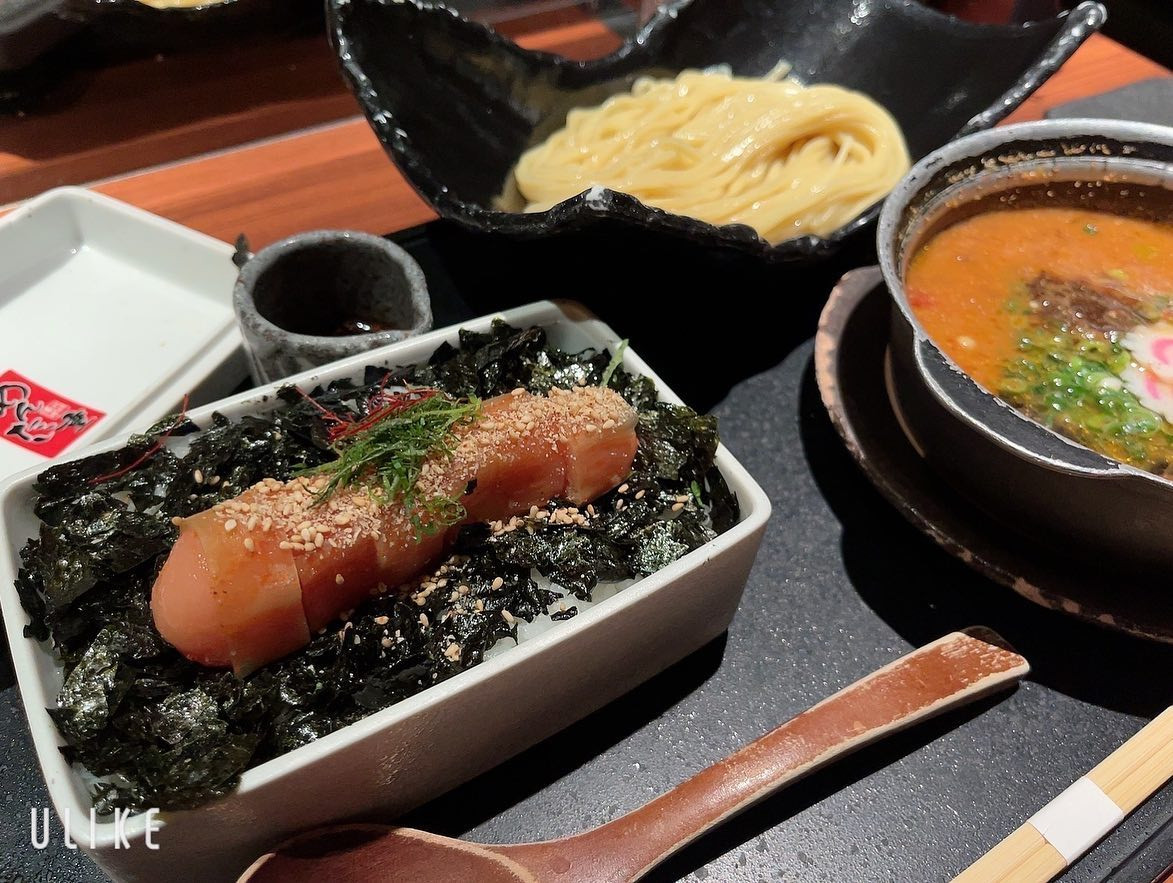 タントラのお正月休みと合わせて
お休み取って福岡行ってきました🛩

写真は2つしか載せてないけど
常に腹パン状態で
食べまくりな旅でした🥰

無事太って帰ってきました😶‍🌫️
また今日から出勤です🫡

#キャバクラ #キャバ嬢 #蕨 #タントラ
#めんたい重 #明太いくら玉子焼き丼