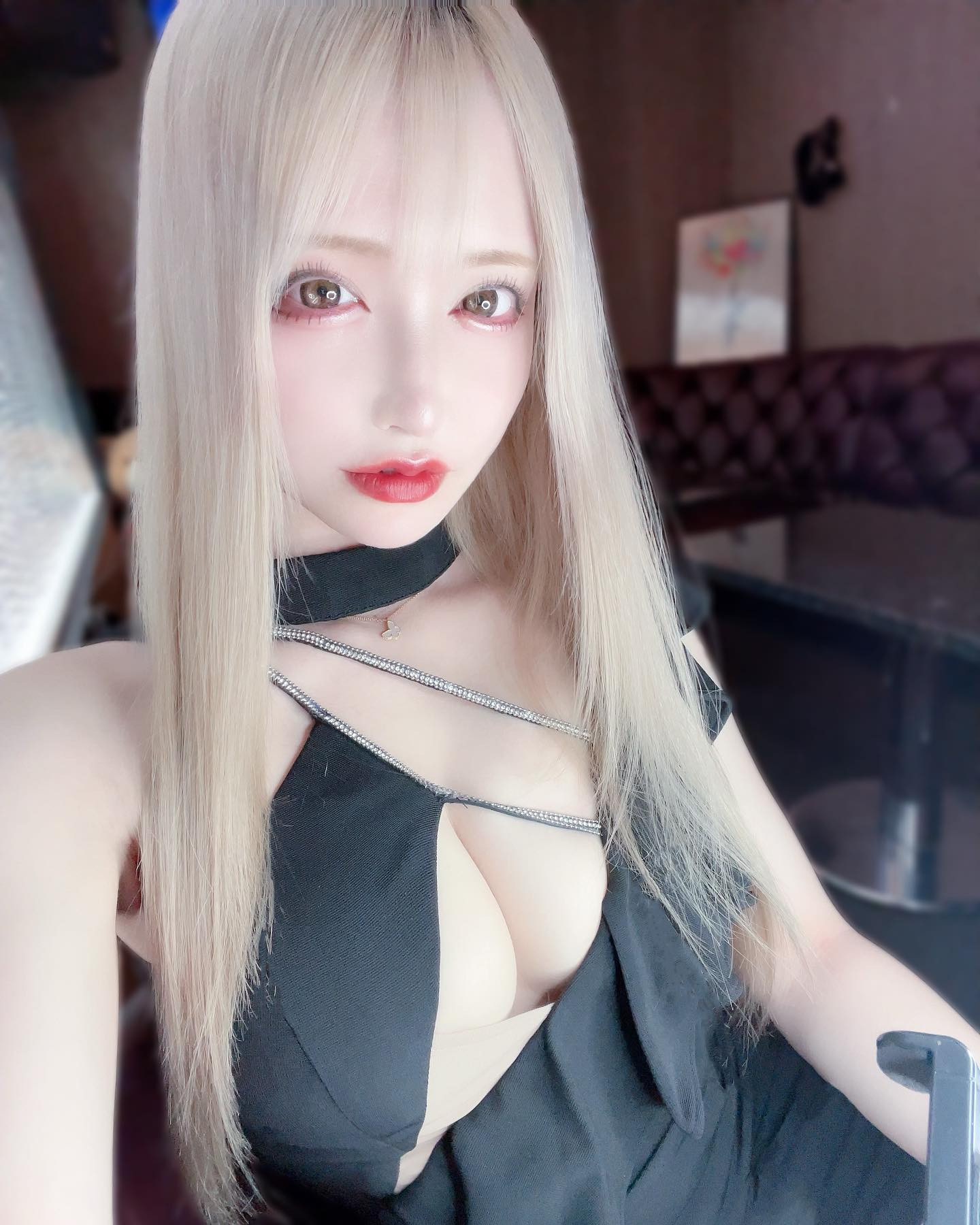 .
.
酔って顔が暑いので
空気清浄機の風で涼んでいます...
.
.