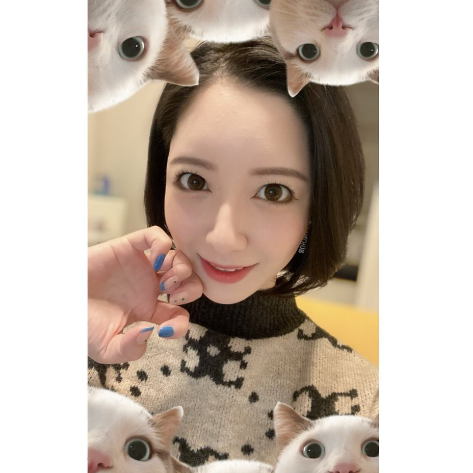 、
日〜水は社員旅行で
宮古島行ってきます✈️

ネイルブルーにした💙笑笑

#レトワール#響グループ#シンセイグループ#百瀬るあ
#札幌#すすきの#北海道#ニュークラブ#ニュークラ嬢
#すすきのニュークラ#ラウンジ#ラウンジ嬢#キャバクラ#キャバ嬢#ホステス#道産子#美女スタグラム#求人#自撮り#ヘアアレンジ#キャバキャバ
#ゴルフ#ゴルフ女子#旅行#JGC#JAL#カメラ