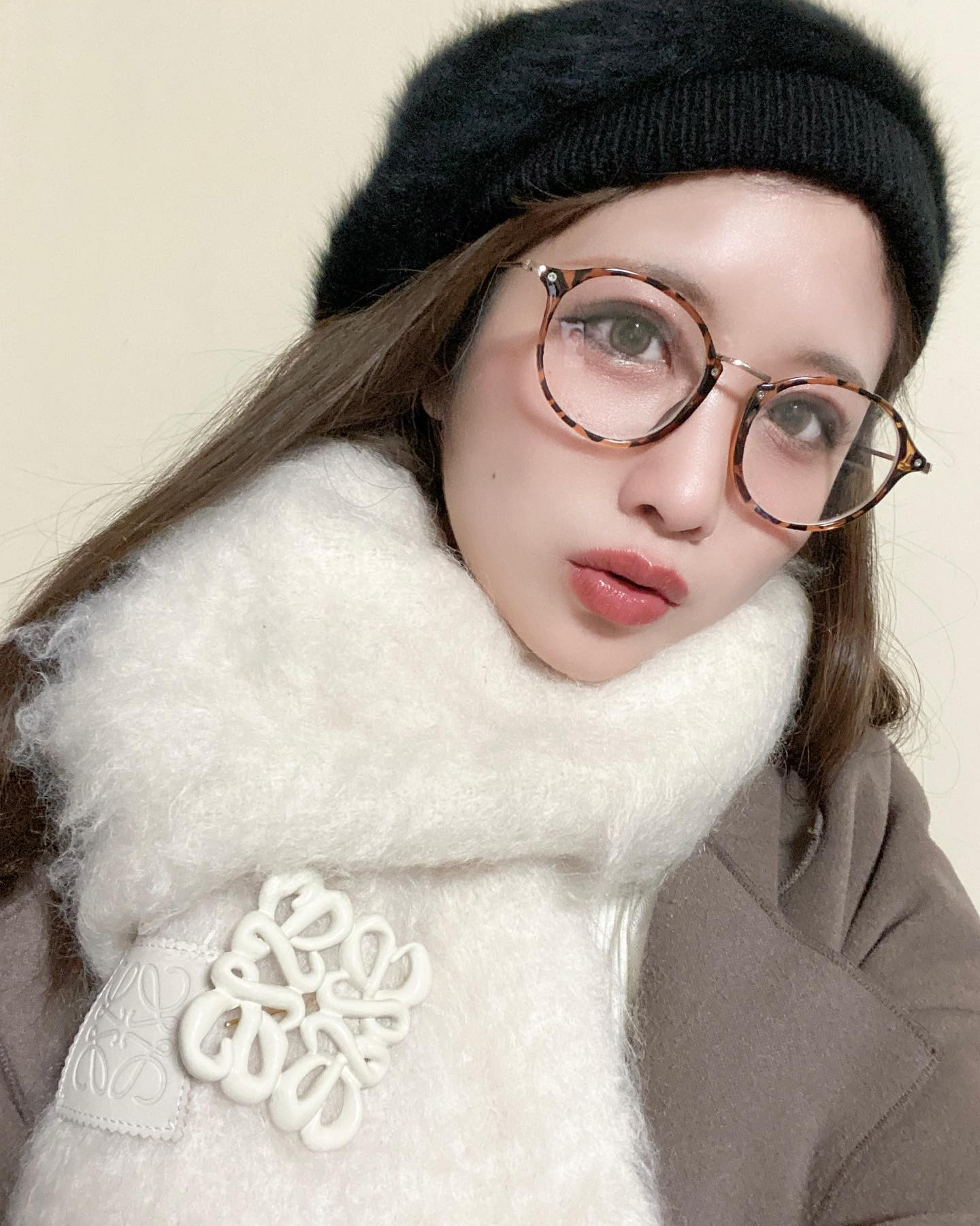 甘い恋と愛を描いてキミのことトリコにするの•*¨*•.¸¸♬︎

冬はほんとに苦手だけど女性シンガーの冬ソング聴くのはすき☺︎

・
・

#芹沢あいな#冬コーデ#撮影#撮影モデル#被写体#すすきの#すすきのキャバ嬢#すすきのニュークラ嬢#水商売#キャバ嬢#キャバクラ#ニュークラブ#コンカフェ嬢#コンカフェ#ホステス#ギャル#あざとい系女子#メガネ女子#被写体モデル#清楚系女子#飲み屋#グラビア#北海道観光#札幌グルメ#japan#girl#followme#photo#lipservice#loewe