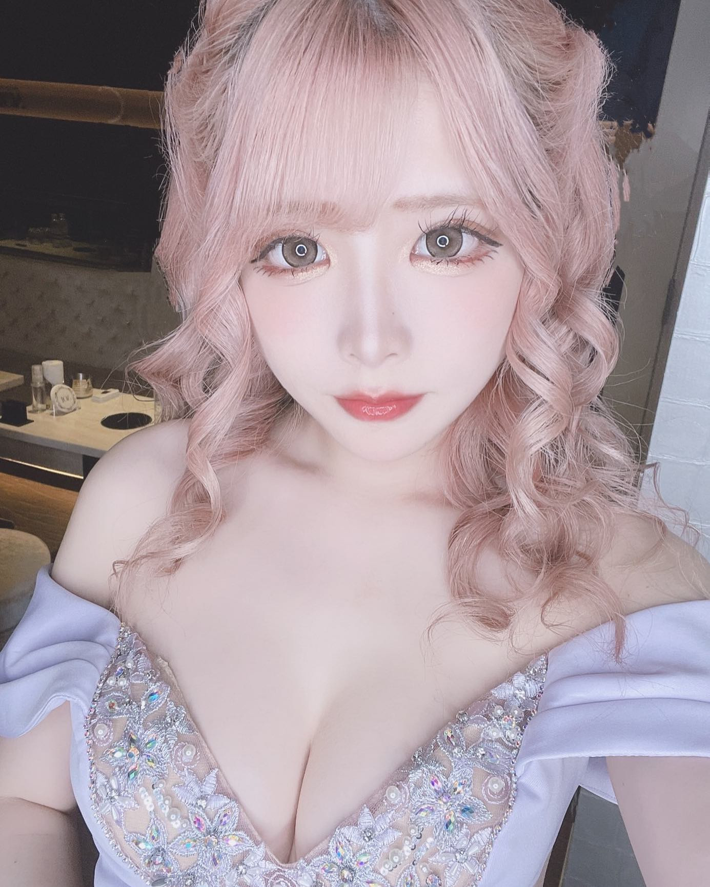 本日もclub AOIに御来店頂き
誠にありがとうございました☺️🙏

club AOIでは皆様の夜を
素敵な時間にすること間違いなしです💗

本日のpick upは“すず”さんです✨

是非club AOIでお待ちしております♥️♥️♥️

club AOIではキャストさん、男子従業員を募集中です✨
御興味がありましたらお気軽にDMまたはお電話で宜しくお願い致します！
ご連絡お待ちしております🙇‍♂️

#新宿 #歌舞伎町 #キャバクラ #キャバ嬢 #clubAOI #一条葵