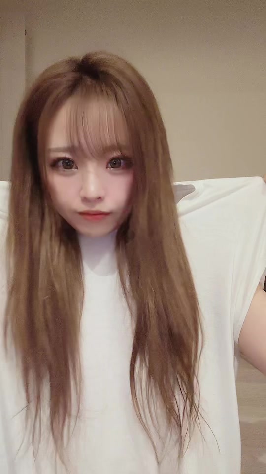 コウちゃんって真顔になれるの？ってよく言われるけど、慣れますよ🙃1人ならホラ🙃（笑）#切りすぎた #道産コウ #北海道のコウちゃん #鈴鐘 #ベルベ #bellve #Nプレイスビル #Nプレイスビル7F #キャバクラ #ニュークラブ #ニュークラ #ナイツ #ナイツネットで検索 #ホステス #キャバ嬢 #すすきの #北海道 #札幌 #歌舞伎町 #六月木 #銀座 #北新地 #可愛い #ミニドレス #キャバ嬢ドレス #ビジョビ