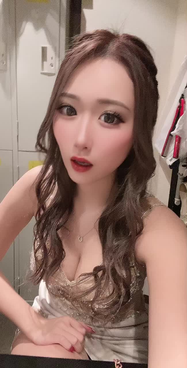 となりにいる人が1番リズム乗ってたwwwwwwwwwwwww#fypシ #fypシ #おすすめ #キャバクラ嬢 #ニンフメイク @あや