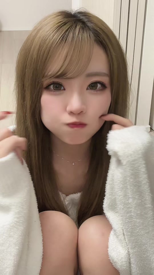 アンチ求めて全力あざと系やったよ。 . #道産コウ #北海道のコウちゃん #鈴鐘 #ベルベ #bellve #Nプレイスビル #Nプレイスビル7F #キャバクラ #ニュークラブ #ニュークラ #ナイツ #ナイツネットで検索 #ホステス #キャバ嬢 #すすきの #北海道 #札幌 #歌舞伎町 #六月木 #銀座 #北新地 #可愛い #ミニドレス #キャバ嬢ドレス #ビジョビ