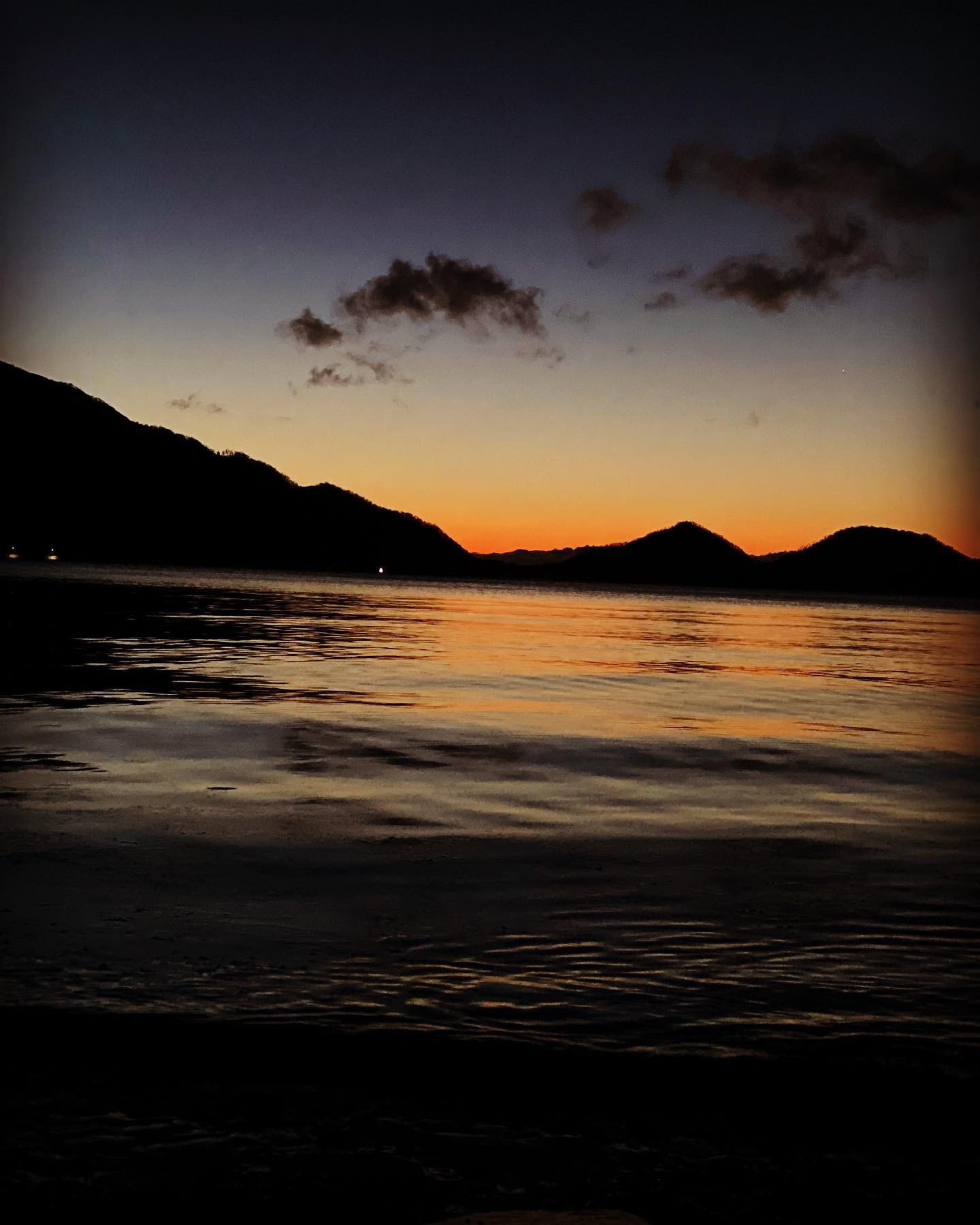 支笏湖の朝焼けめちゃくちゃ綺麗なんだけど見たことある？

#すすきの #シャチグループ #シャチスタ #赤門倶楽部 #椿姫なみ #キャバ嬢 #キャバクラ #すすきのキャバクラ #歌舞伎町 #六本木 #銀座 #中洲 #北新地 #水商売 #バイト募集中 #求人 #アルバイト #高収入 #夜職 #キャスト募集 #体入 #採用 #支笏湖 #朝焼け #キャンプ #映えスポット #自然 #朝日 #映え