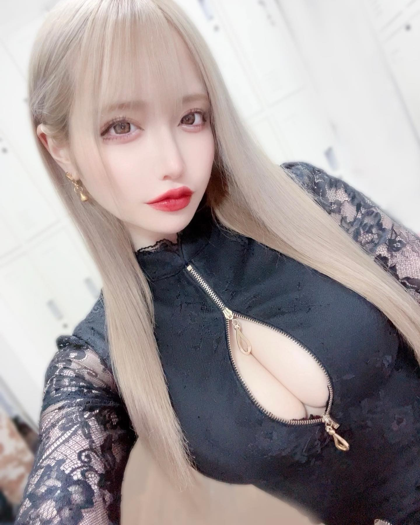 .
.
先を歩いていったあなたの後ろ姿に

人間としての在るべき生き方を学ぶ
.
.