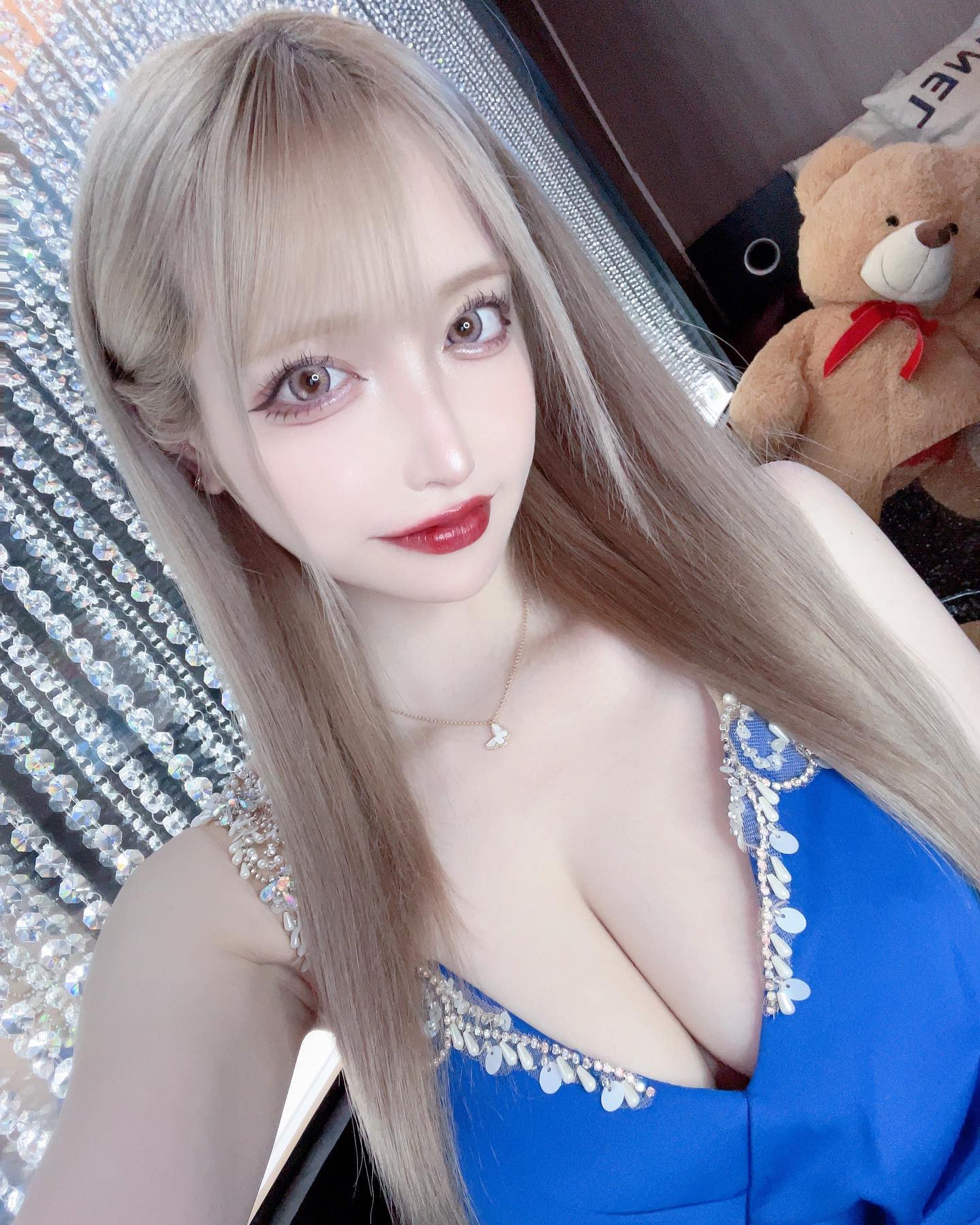 .
.
私は私と はぐれる訳には行かないから
いつかまた逢いましょう その日までサヨナラ恋心よ
.
.