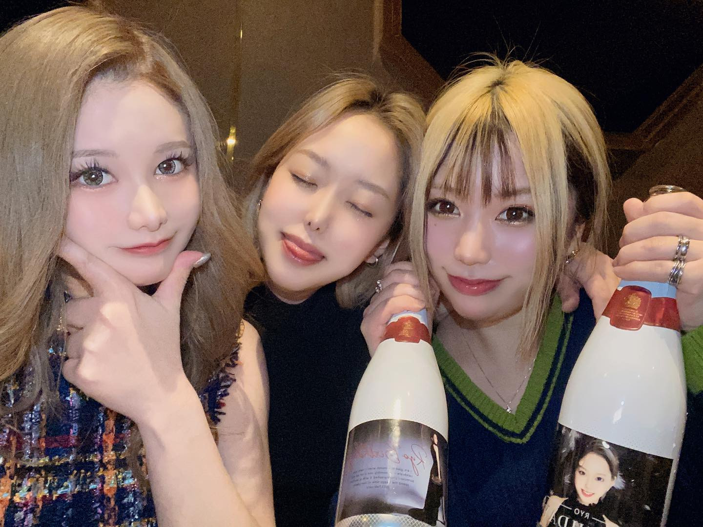 タメな3人♡♡♡

#すすきの #シャチグループ #シャチスタ #赤門倶楽部 #椿姫なみ #キャバ嬢 #キャバクラ #すすきのキャバクラ #歌舞伎町 #六本木 #銀座 #中洲 #北新地 #水商売 #バイト募集中 #求人 #アルバイト #高収入 #夜職 #キャスト募集 #体入 #採用 #女子大生 #経営者 #ベンチャー企業 #ガールズバー #ポケパラ #美容 #オシャレ #可愛い女の子