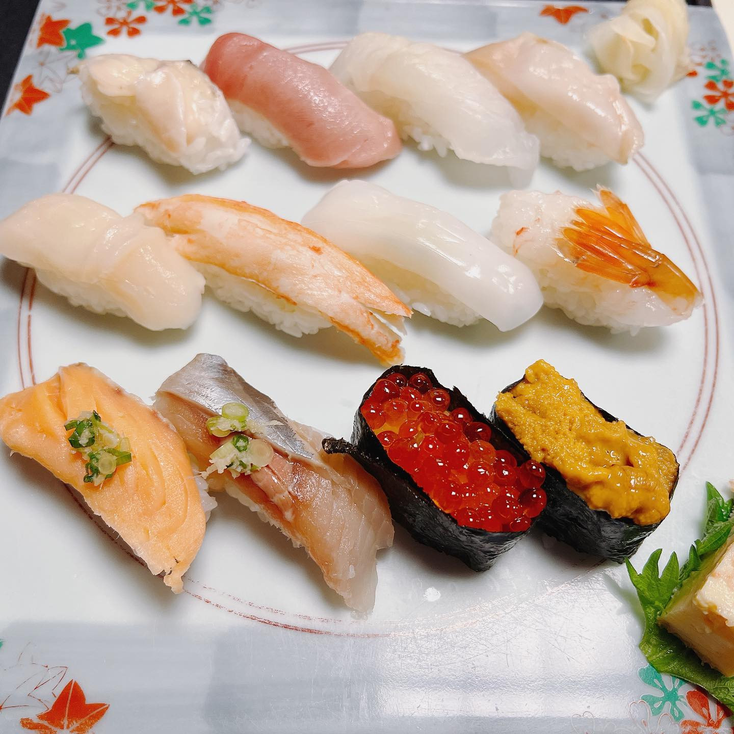 .
小樽のお寿司
#ふじ鮨
サーモン、いくら、うにが好き🥰

.