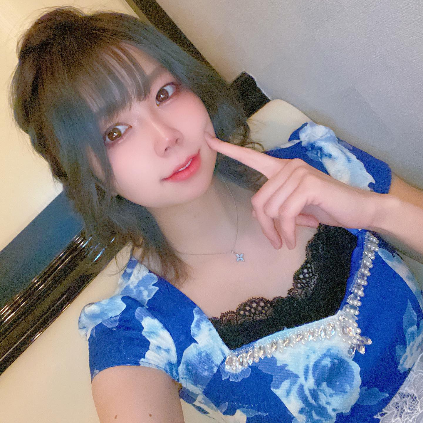 最近太り過ぎらしいので
痩せます‼️

・
・
・
・
・
・
♡
・
・
・
・
・
・
♡
・
・
・
・
・
・
♡
・
・
・
・
・
・
♡
⛅️𓂃𓈒𓏸︎︎︎︎
 
 #北海道  #札幌  #札幌観光  #すすきの  #ススキノ  #すすきのキャバ嬢  #すすきのキャバクラ  #すすきのニュークラ #キャバクラ  #すすきのの夜 #キャバ嬢  #ニュークラ  #ニュークラ嬢  #ガールズバー  #ホステス  #ラウンジ  #夜職  #夜職の人と繋がりたい  #雰囲気好きな人いいね  #可愛い女の