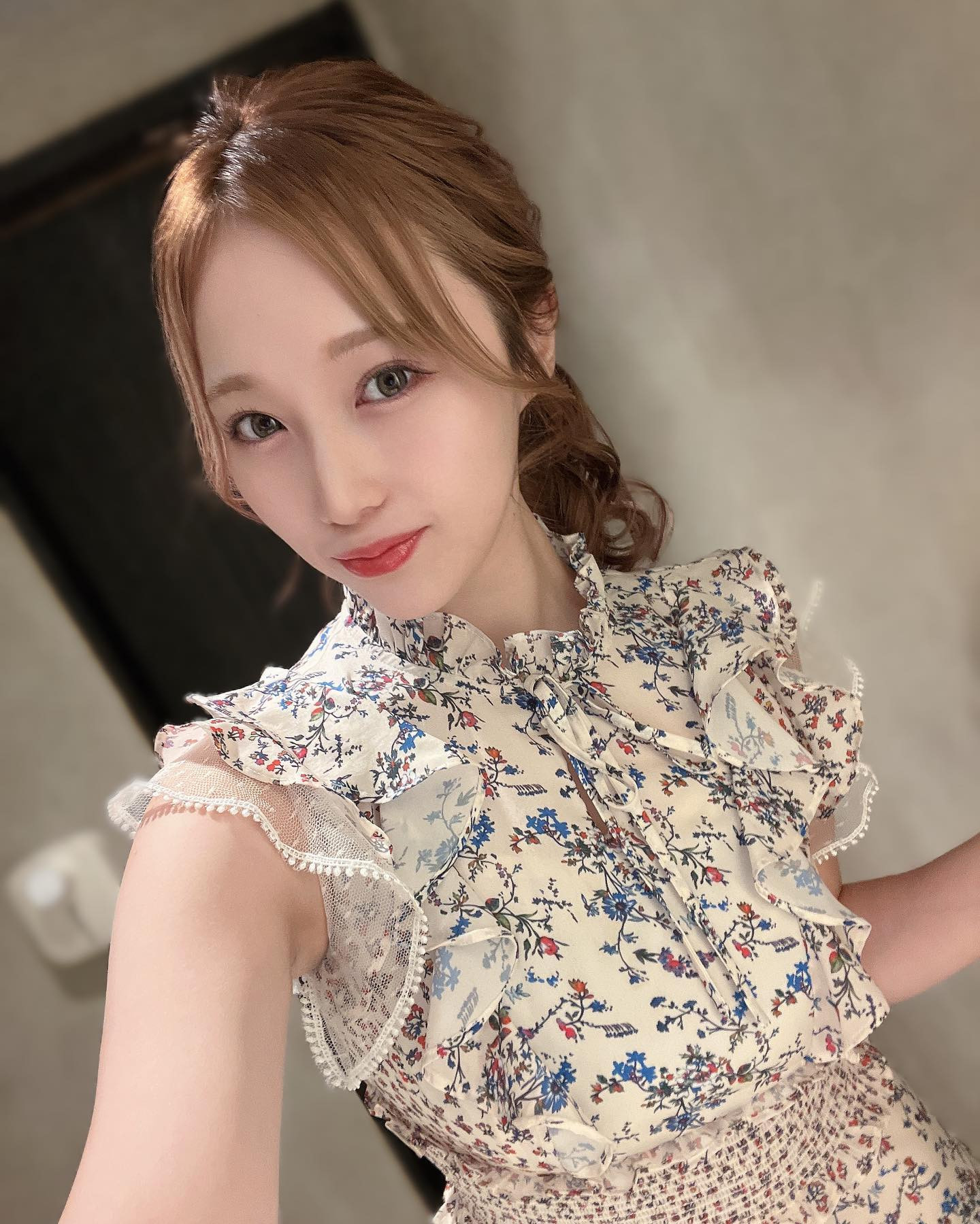 今週もありがとうございました❤️
DT中なので過去画から失礼します🙇‍♀️
.
.

#新潟 #新潟駅前 #Ludan #club_ludan #キャバ #キャバクラ #クラブ #ラウンジ #新潟ナイトナビ #きゃばきゃば #ポケパラ #ナイツネット  #ナイトビジネス  #夜蝶 #夜職 #キャバ嬢  #キャバスタグラム #飲み屋 #お酒  #シャンパン #ドレス #水色向上委員会  #フォローミー @cabazukan #指名するならキャバ図鑑 @777zukaan777 @777cabasuta7