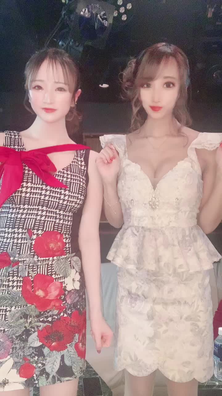 #bumblebee #バンブルビー #キャバ嬢 なおちゃんと後ろいろはさん😘