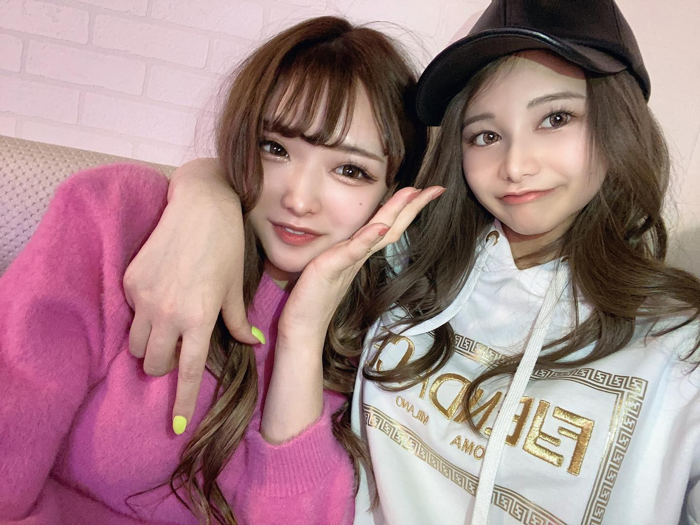 ゆかと📸✨

#すすきの #シャチグループ #シャチスタ #赤門倶楽部 #椿姫なみ #ナイトワーク #高収入 #体験入店 #キャバ #キャバ嬢 #ニュークラ #ニュークラ嬢 #ポケパラ#ナイツ #かわいい女の子 #フェンダーチェ #ヘアメイク #ハッシュタグって #なにつけたらいいわけ？ #フォローしてください