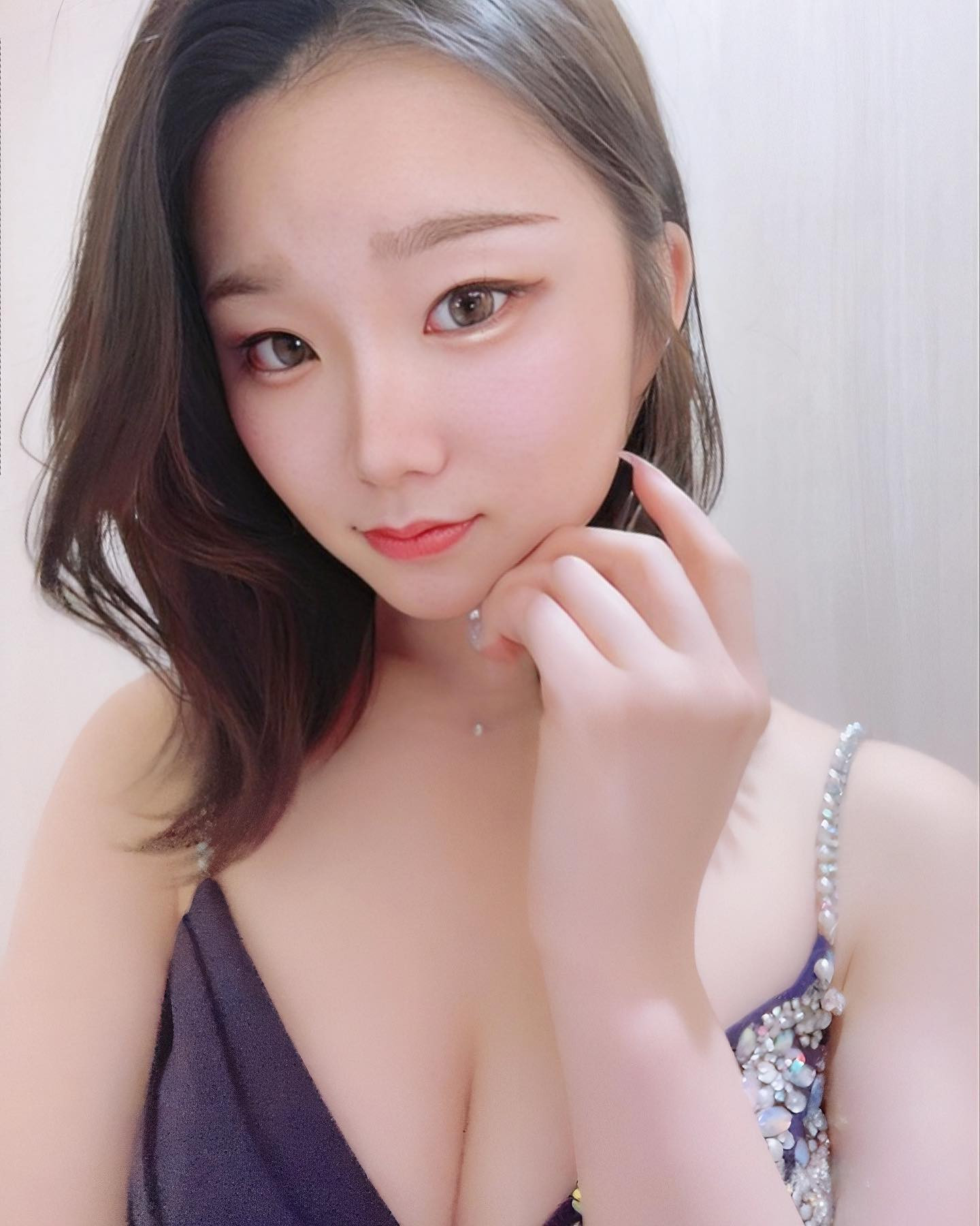 まだ体力は戻ってないので21:30～出勤します♡

画質改善？したら目がキラキラした👀