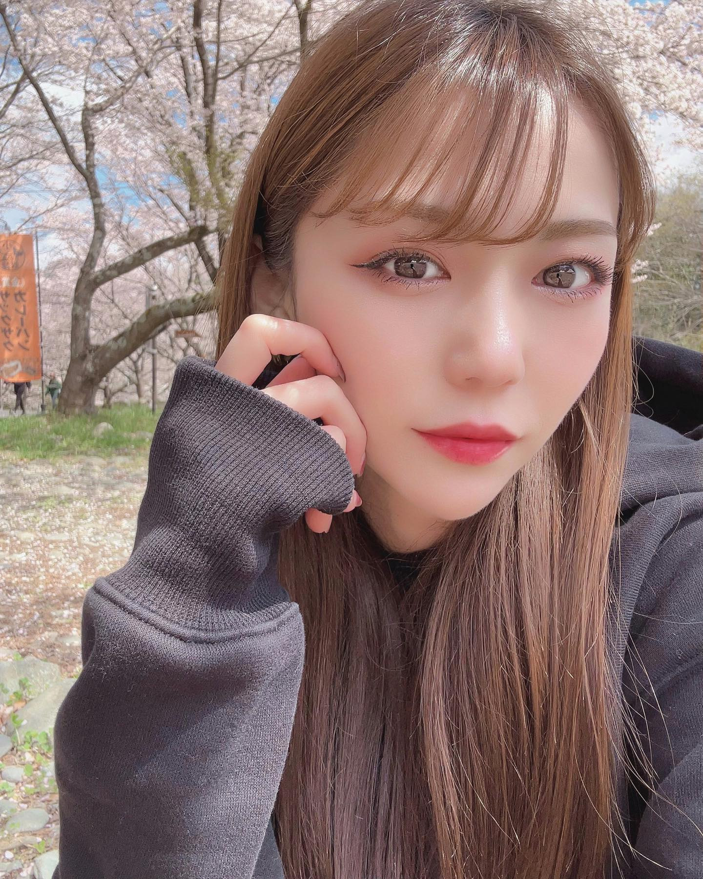 今日はお花見にきたよ🌸

いいお天気でよかった✌︎✌︎

本日おやすみいただいてます！
また明日お待ちしてます❤️

#お花見 #桜 #さくら #お花見スポット #キャバ #キャバクラ #夜職 #夜職の人と繋がりたい #志木