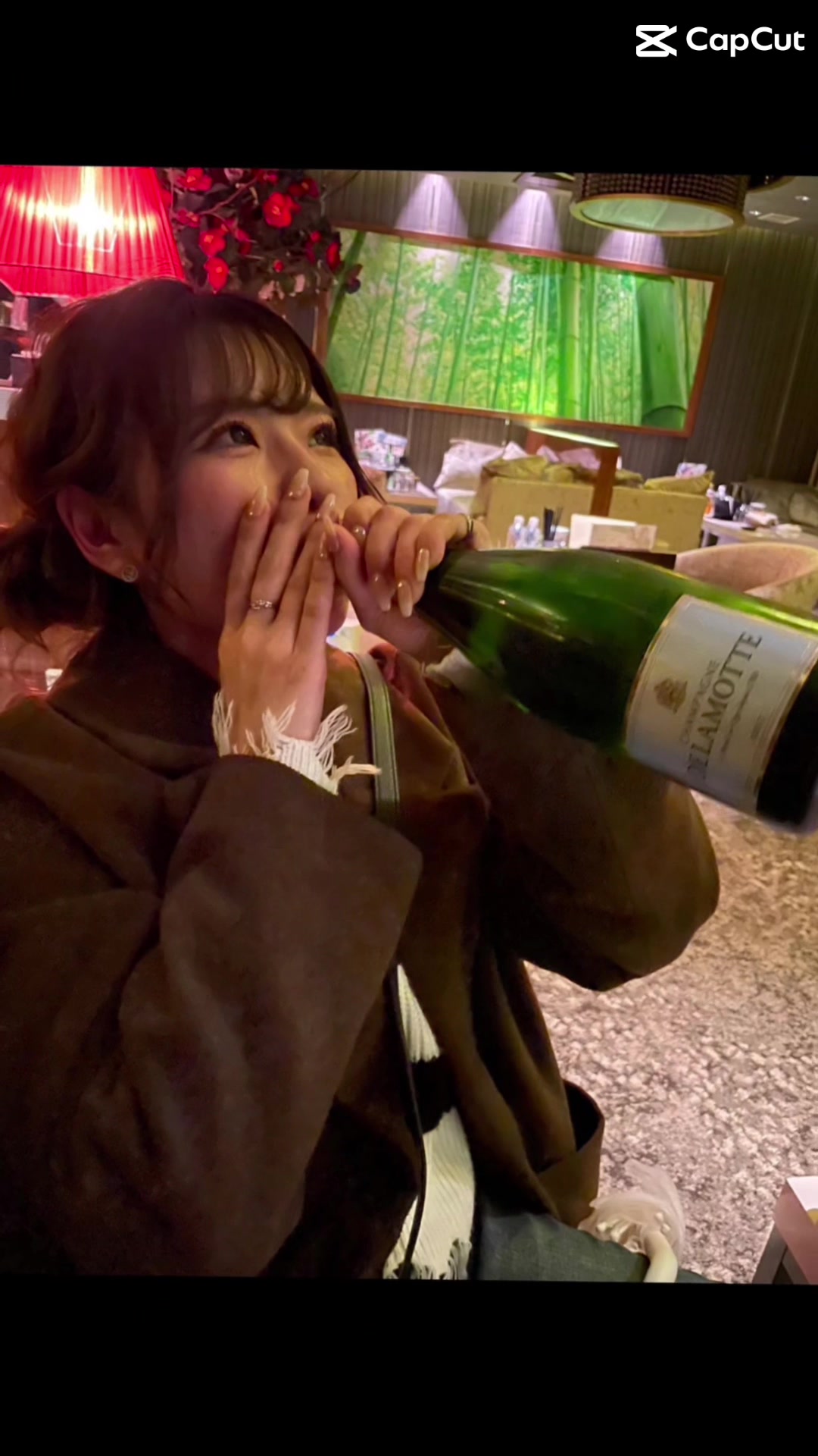 酒じゃくじゃく（弱々）でも死なない程度に毎日頑張ってるにょ🐴#CapCut #道産コウ #北海道のコウちゃん #鈴鐘 #ベルベ #bellve #Nプレイスビル #Nプレイスビル7F #キャバクラ #ニュークラブ #ニュークラ #ナイツ #ナイツネットで検索 #ホステス #キャバ嬢 #すすきの #北海道 #札幌 #歌舞伎町 #六月木 #銀座 #新地 #可愛い #ミニドレス #キャバ嬢ドレス #ビジョビ