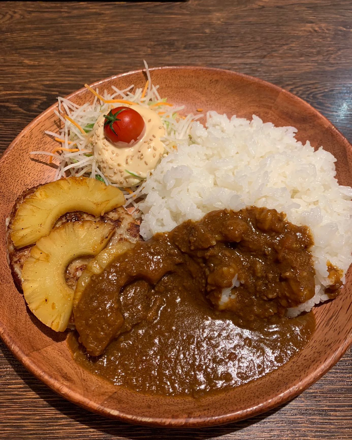 .

昨日の夜びっくりドンキー食べたよΨ( 'ч' ☆)

.