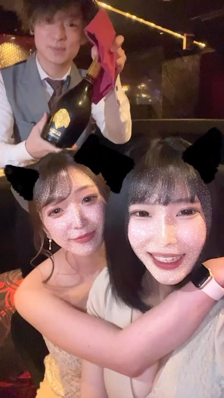 リアも紹介できて楽しかったです〜！
忙しいのにありがとうね😭🫶🏻

南4条西3丁目第一Gビル3F 
Club MOULIN ROUGE-ムーラン・ルージュ-

☁️星乃　そら☁️

#ムーランルージュ #響グループ #星乃そら#札幌 #すすきの #北海道 #ニュークラブ #ニュークラ嬢 #すすきのニュークラ #ラウンジ #ラウンジ嬢 #キャバクラ #キャバ嬢 #ホステス #夜職 #ナイトワーク#ポケパラ#インスタ指名#求人#お酒好きな人と繋がりたい#きゃばきゃば#キャバキャバ#求人 #自撮り #いいね返し