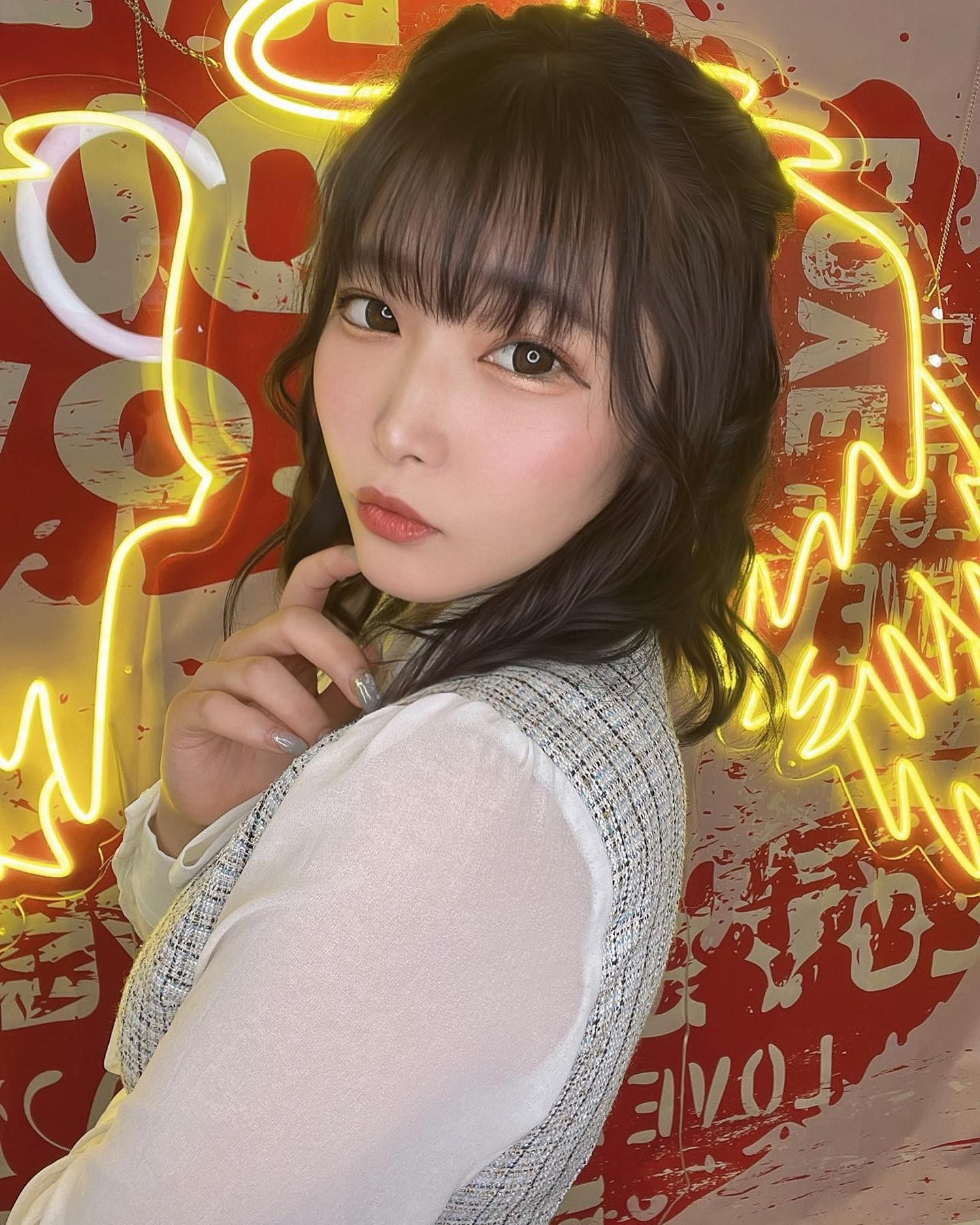 いい女さんポーズ❤️‍🔥

南4条西3丁目第一Gビル3F 
Club MOULIN ROUGE-ムーラン・ルージュ-

☁️星乃　そら☁️

#ムーランルージュ #響グループ #星乃そら#札幌 #すすきの #北海道 #ニュークラブ #ニュークラ嬢 #すすきのニュークラ #ラウンジ #ラウンジ嬢 #キャバクラ #キャバ嬢 #ホステス #夜職 #ナイトワーク#ポケパラ#インスタ指名#求人#お酒好きな人と繋がりたい#きゃばきゃば#キャバキャバ#求人 #自撮り #いいね返し #かわいい #可愛い#美人#美女