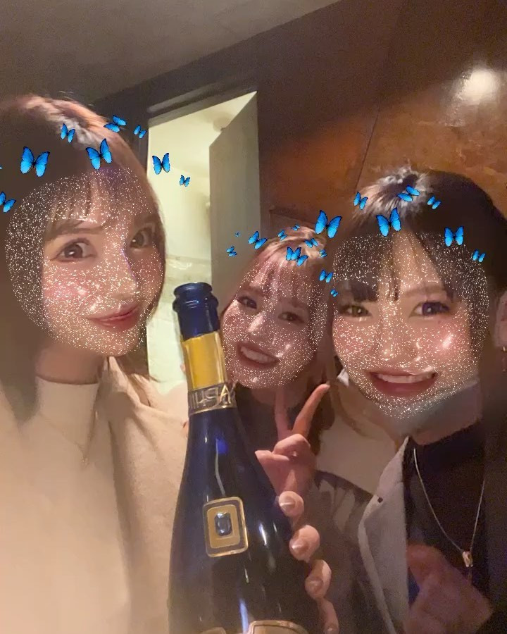 ラスト一本#cattier 
.
.
ほーんとこのおふたりといると
#ハッピーセット 🍟🫶✨
.
.
.
癒しです☝️💓
.
.
.
お世話になっております🙏👏
.
.
.
.
.
.
.
#ショート女子 
#エクステ 
#新宿キャバクラ 
#キャバクラ 
#アネラ 
#グラビア 
#gravure 
#日本的 
#性感 
#浴衣 
#新宿キャバ嬢 
#歌舞伎町 
#新宿 #六本木 
#中州 
#すすきの 
#筋トレ女子 
#益若つばさ 
#美容外科　
#中野　
#プチ整形