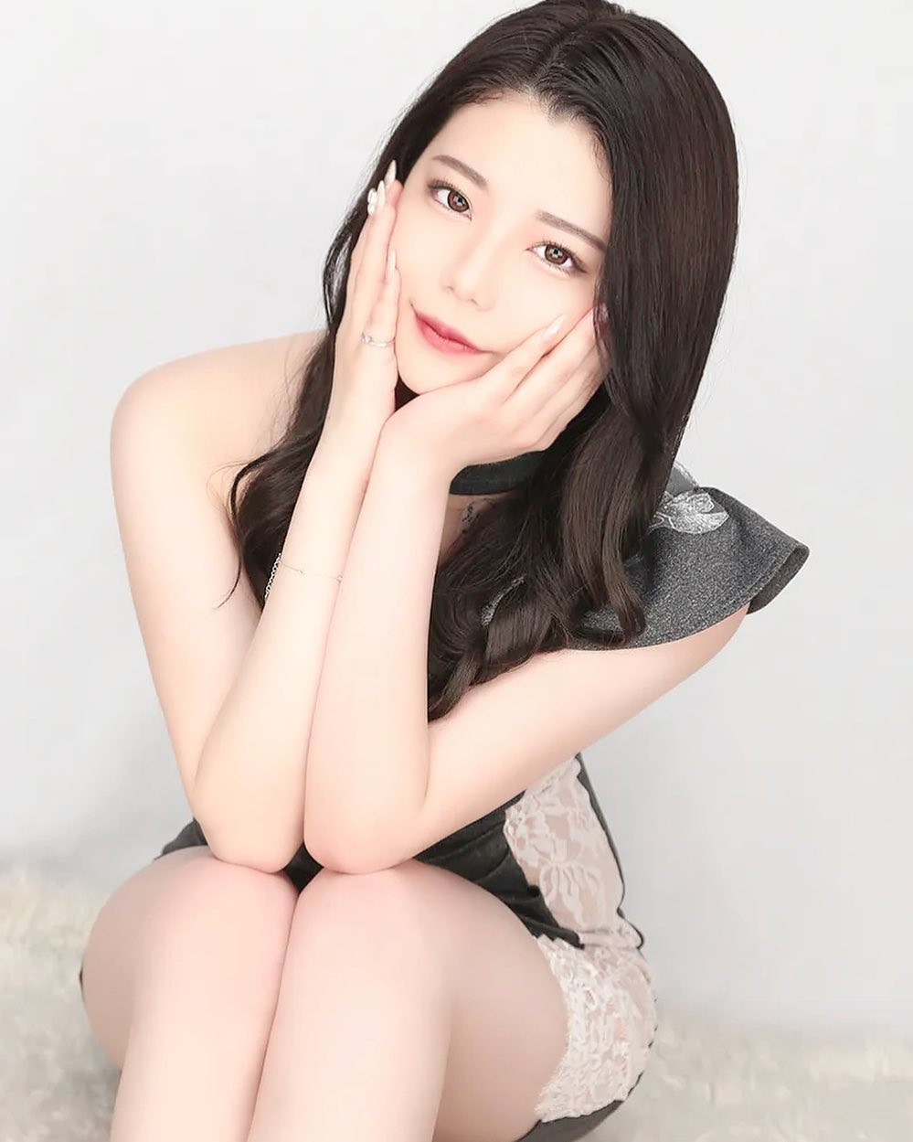 やーっと初投稿😮‍💨

#静岡 #両替町 #キャバ嬢 #mooore #モーレ