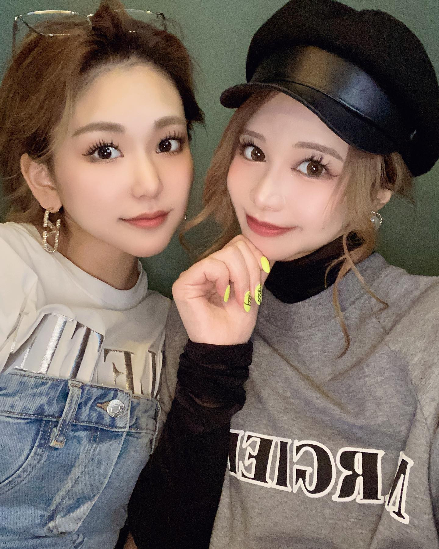 おはるとあたち📸💕
久しぶりにはるかと写真撮ったなぁ🤣

#すすきの #シャチグループ #シャチスタ #赤門倶楽部 #赤倉はるか #椿姫なみ #キャバ嬢 #キャバクラ #すすきのキャバクラ #歌舞伎町 #六本木 #銀座 #中洲 #北新地 #水商売 #バイト募集中 #求人 #高収入 #夜職 #キャスト募集 #体入 #採用 #女子大生 #経営者 #ベンチャー企業 #ガールズバー #ポケパラ #美容 #オシャレ #可愛い女の子

@akamonclub 
@shachigroup_