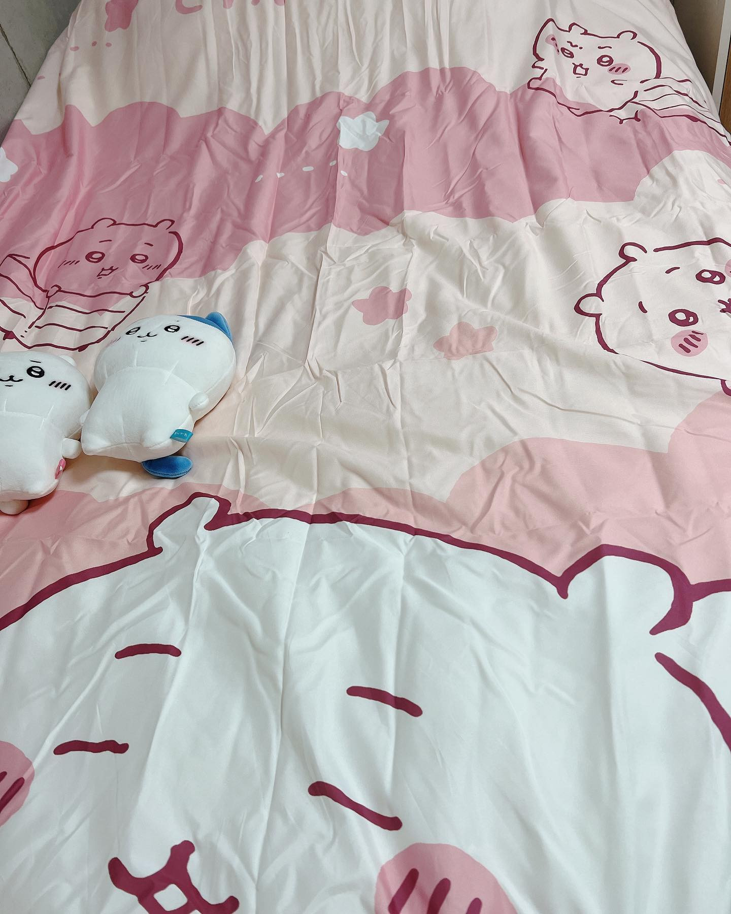 .

なんということでしょ〜👏
お布団も地位かわ春バージョンに大変身
(掛布団カバー買ったばっかりてしわしわなの許して)

.