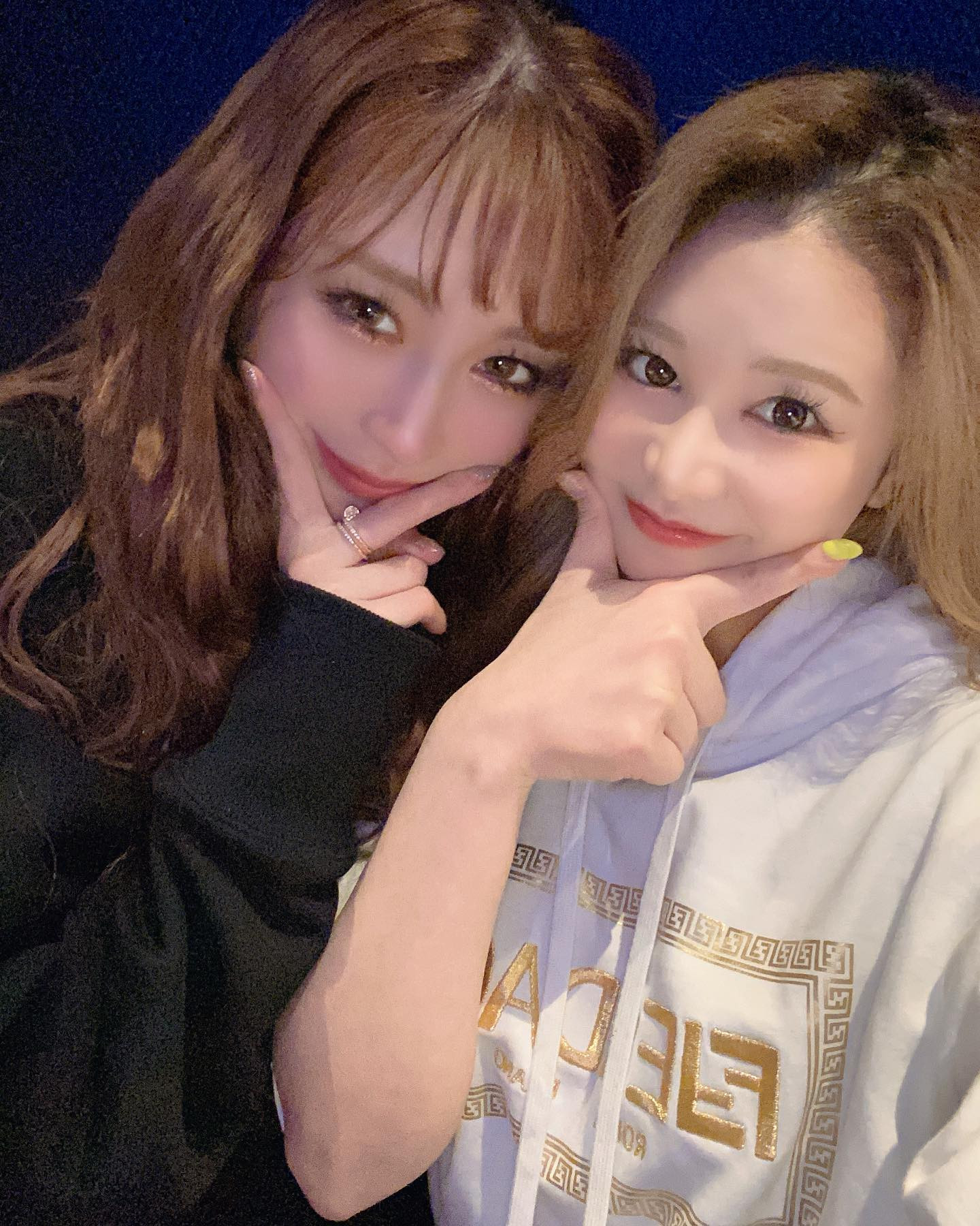 EMOモエカちゃんと✨
もえちゃんに会った次の日だいたい二日酔いなるんだけど🤣

#すすきの #シャチグループ #シャチスタ #赤門倶楽部 #椿姫なみ #キャバ嬢 #キャバクラ #すすきのキャバクラ #歌舞伎町 #六本木 #銀座 #中洲 #北新地 #水商売 #バイト募集中 #求人 #アルバイト #高収入 #夜職 #キャスト募集 #体入 #採用 #女子大生 #経営者 #ベンチャー企業 #ガールズバー #ポケパラ #美容 #オシャレ #可愛い女の子