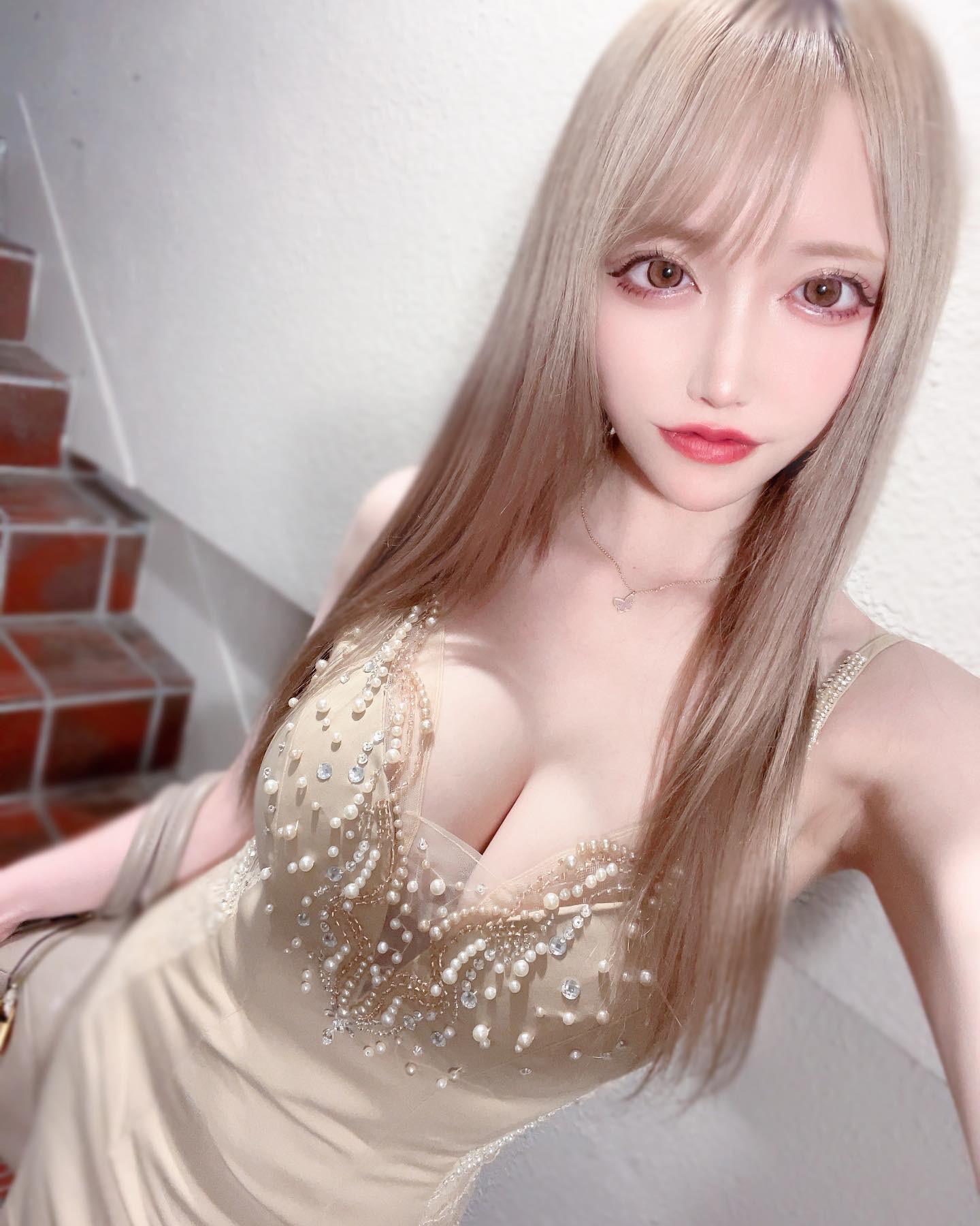 .
.

ああ回って 回って 回り疲れて
ああ息が 息が止まるの

そう 僕は君が望むピエロだ
君が思うままに 操ってよ
.
.