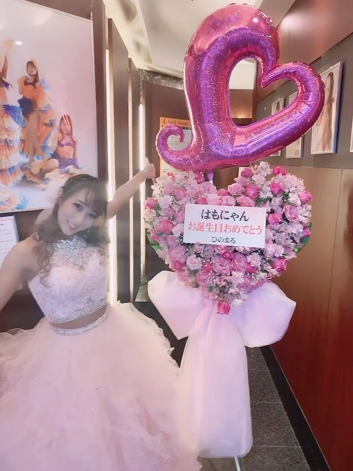 生誕オフ会の日🎀💖
入口から内装までっ🩷🏹꙳☄︎

お部屋の中がとぉっても可愛くて、、🥲🩷
みんなが金曜日の営業明けで疲れてる中、
頑張って準備してくれた🥲🩷🩷

私がこれもかわいい！🩷あれもかわいい！❤️
って買いまくって
統一感ない内装になりそうと思ったのに
みんなのセンスがやばくて
とっても可愛いお部屋になった( ´,,•ω•,,`)♡

難しい凝った風船も
自分じゃ説明書みてもよくわからなくて
三浦店長にこれわかりますか？🥺って
言ったら嫌な顔せず
一つ一つ作ってくれて
気がついたら完成して優しす